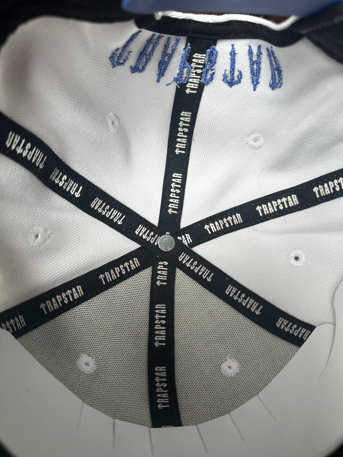 Trapstar London Trapstar London Snapback Hat White Blue Logo Adjustable Cap Size ONE SIZE - 7 Thumbnail