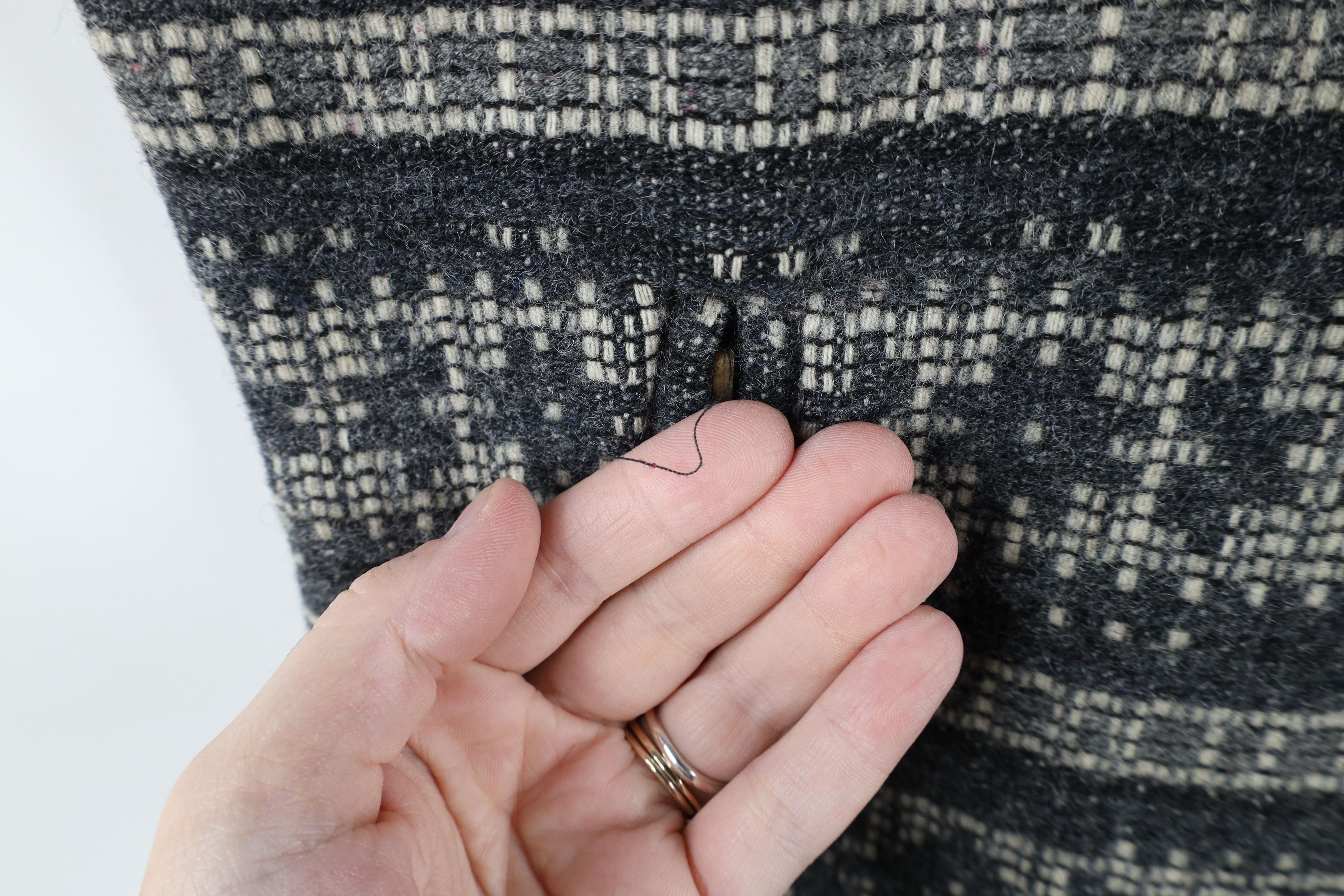 Vintage × Woolrich Woolen Mills Vintage 90s Woolrich Wool Blanket Full Zip Vest Jacket USA Size L / US 10 / IT 46 - 5 Thumbnail