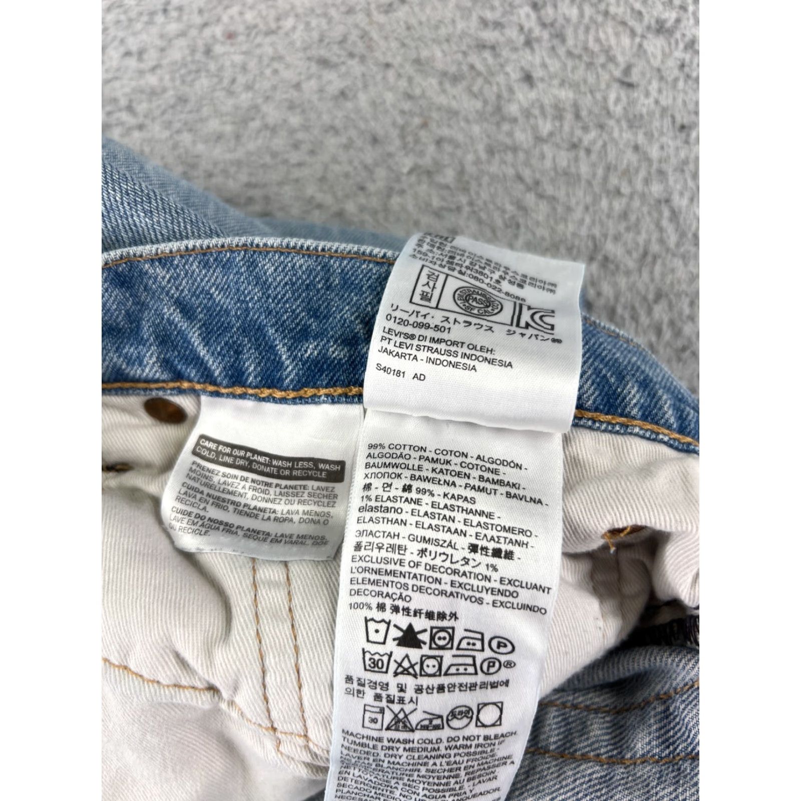 Levi's Levi's Jeans Blue Denim 541 30x27 Premium 31 Adult Regular Cotton 5-Pocket Distressed Stretch Vintage? N/A Size US 31 - 7 Thumbnail