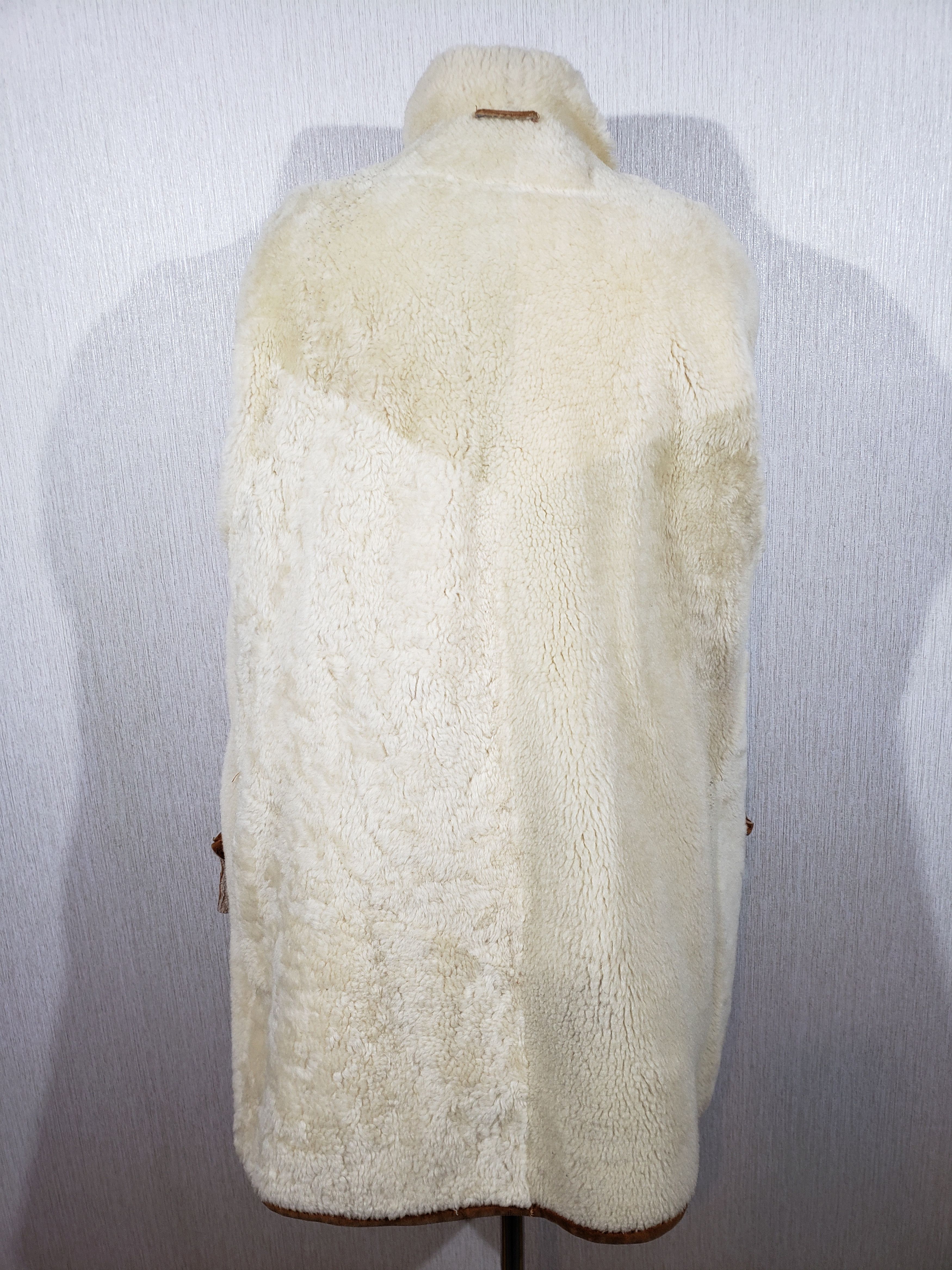 Other Stylish brown sheepskin coat with buttons. Size XL / US 12-14 / IT 48-50 - 8 Thumbnail