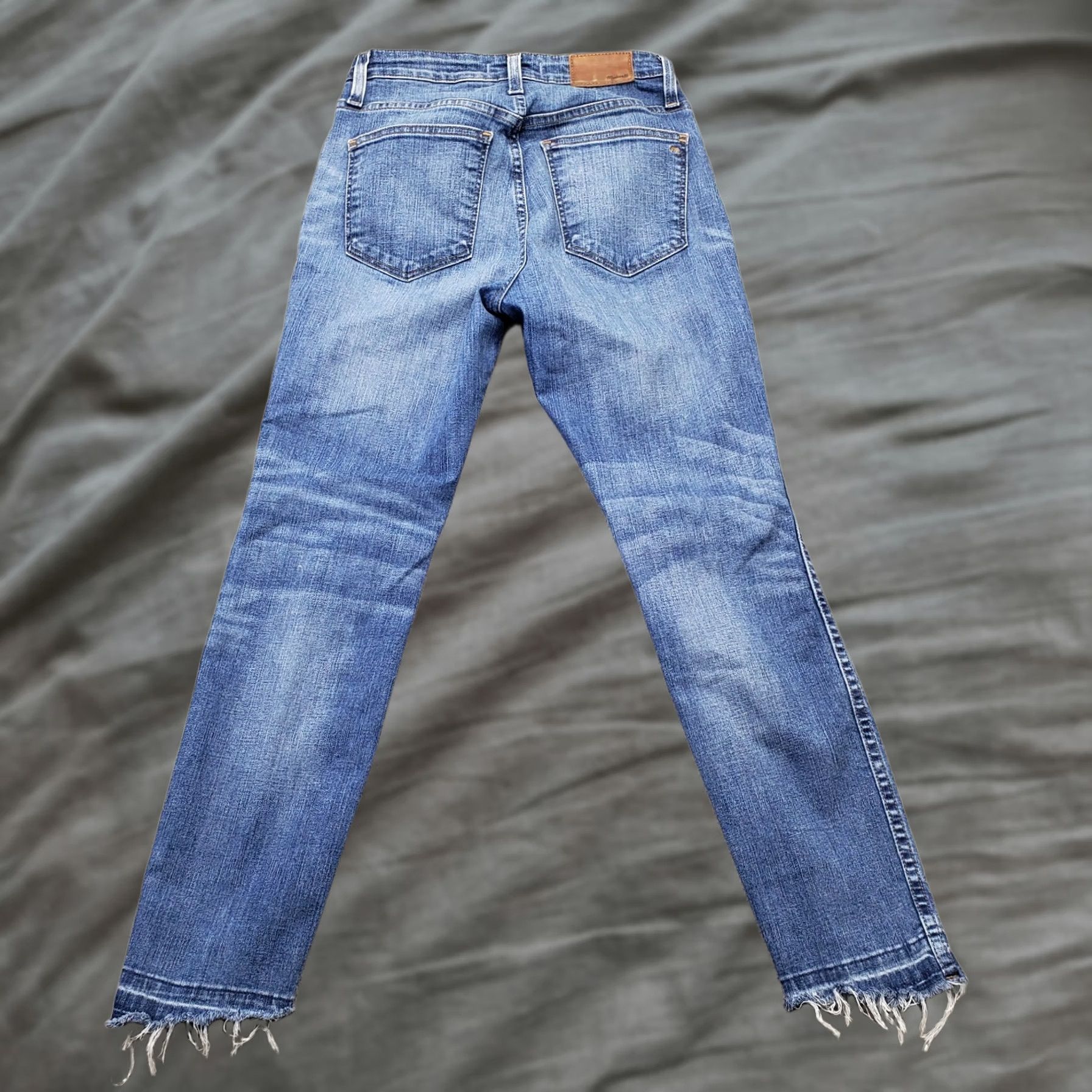 Madewell Madewell Skinny Jeans Women 27 Petite Blue Denim Stretch Boho Raw Hem Whiskered Distressed Jeans Mens Women Girls Size 27" / US 4 / IT 40 - 1 Thumbnail