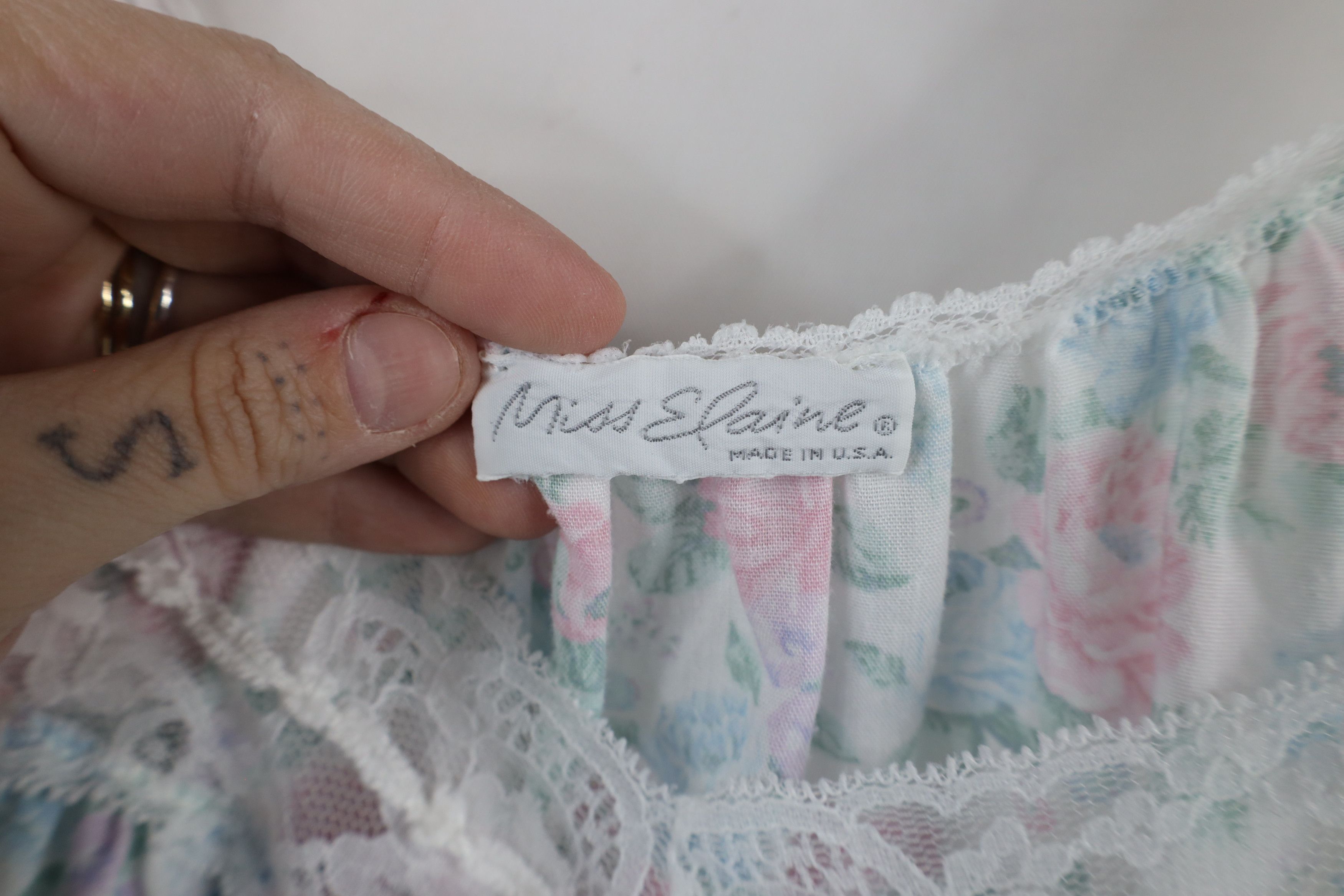Vintage Vintage 90s Miss Elaine Floral Night Gown Sleeping Shirt USA Size S / US 4 / IT 40 - 5 Thumbnail