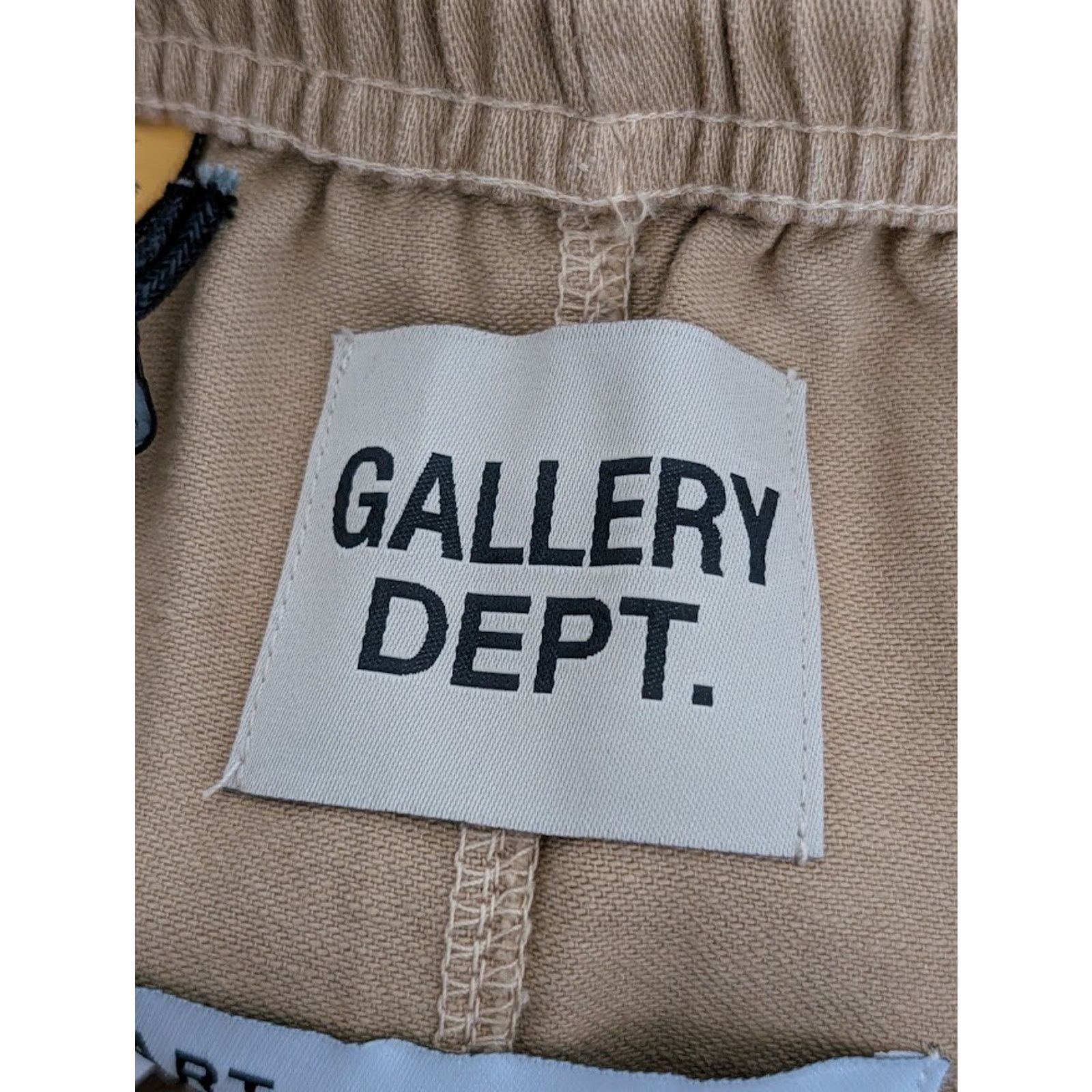 Gallery Dept. o1rshd1 Q:2 / Shorts in Tan Size US 30 / EU 46 - 12 Thumbnail
