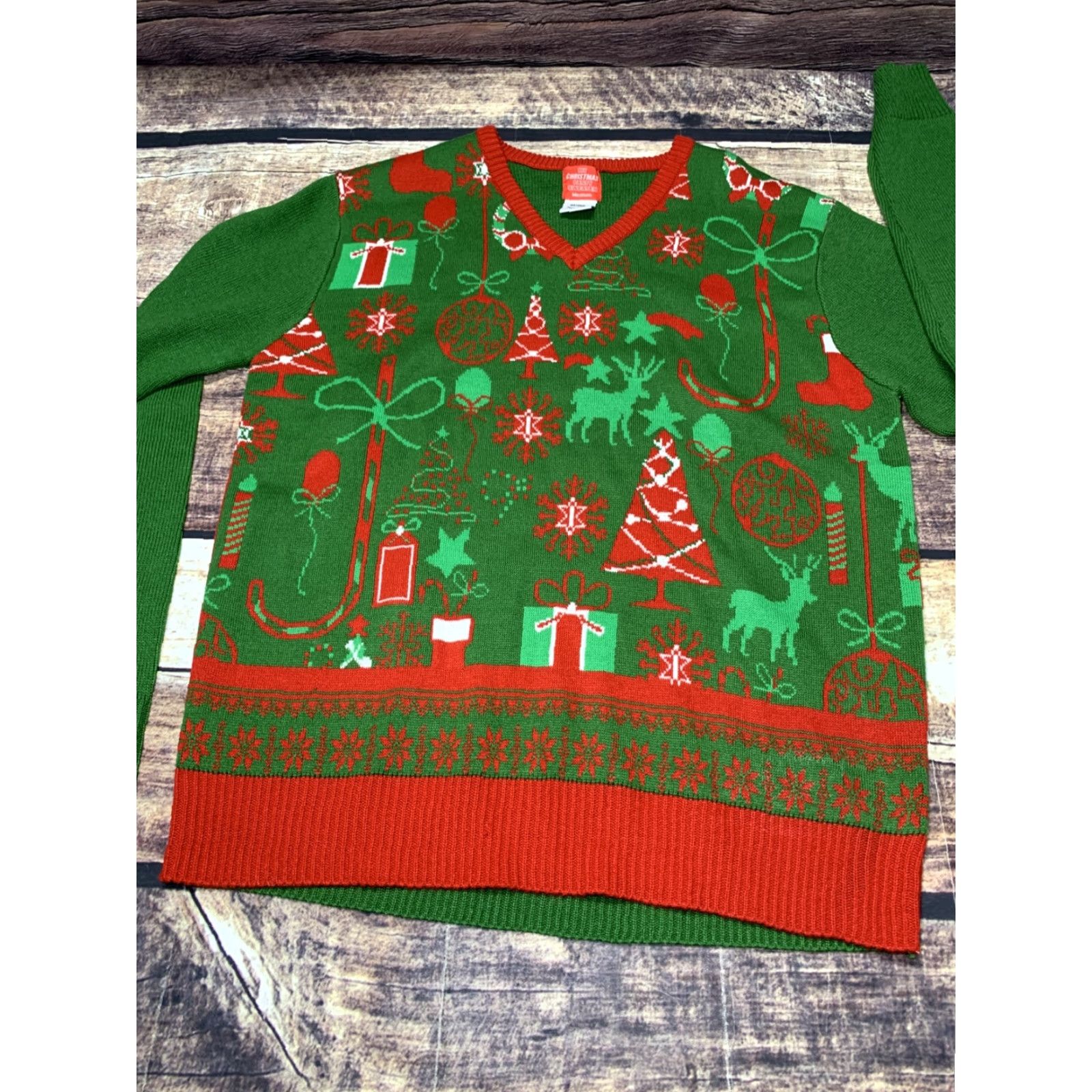 Vintage Ugly Christmas Sweater Shirt Unisex Adults Medium Red Green White Tree Ornament Snow Flakes V-Neck Long Sleeve Pullover Acrylic Vintage No N/A Size M / US 6-8 / IT 42-44 - 2 Thumbnail