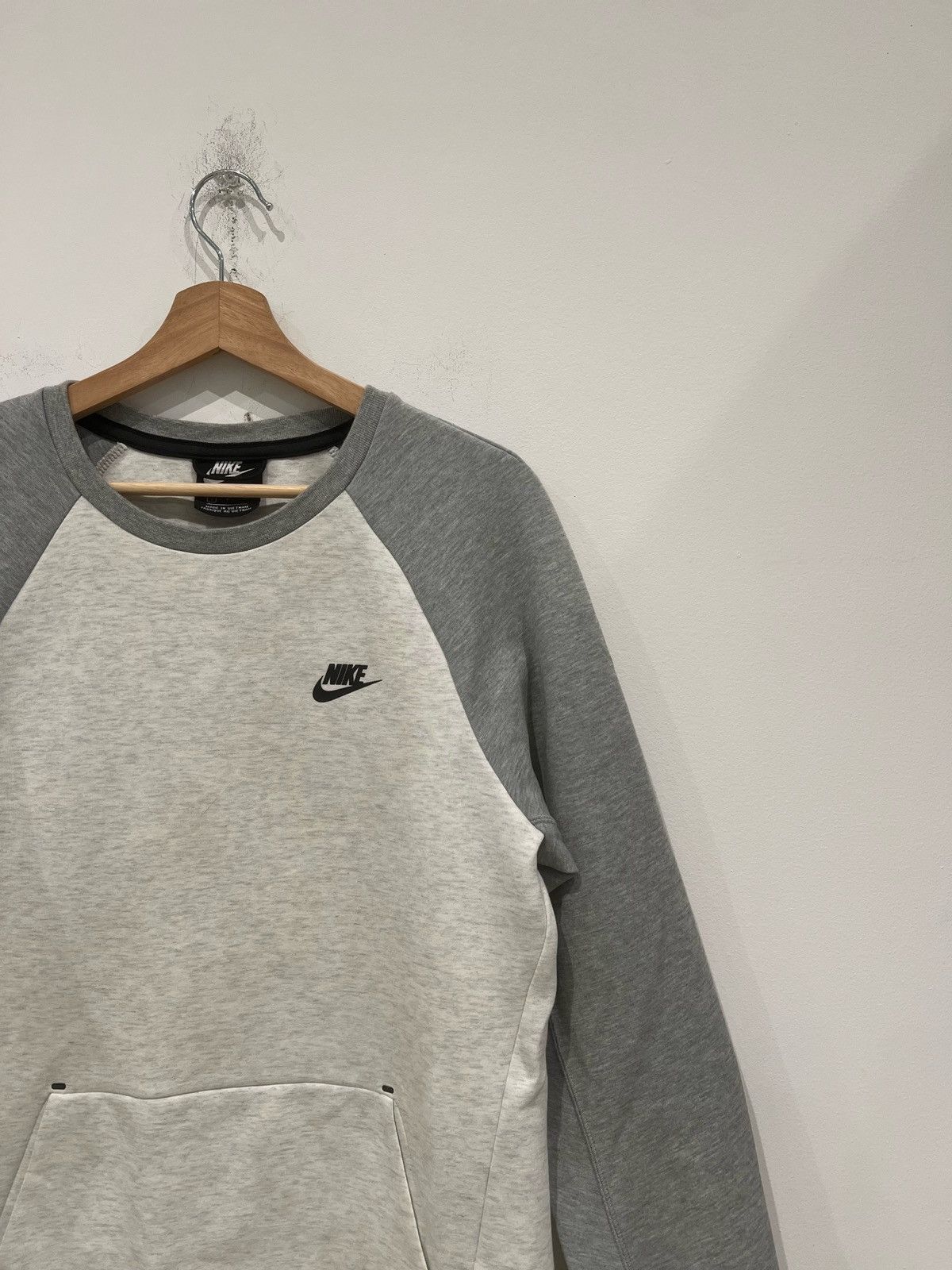 Nike Nike Tech Fleece Crewneck White/Grey Size: S Size US S / EU 44-46 / 1 - 2 Thumbnail