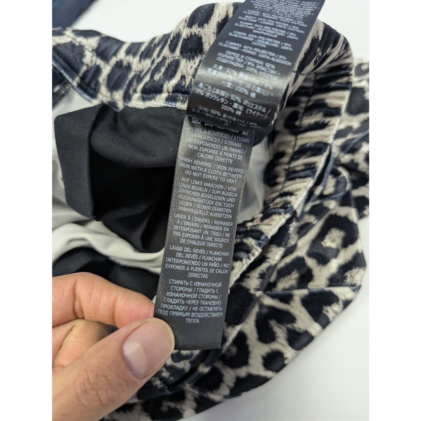 Tom Ford o1rshd1 Leopard-Print Cut and Sewn Knitted Shorts in Black Size US 34 / EU 50 - 20 Thumbnail
