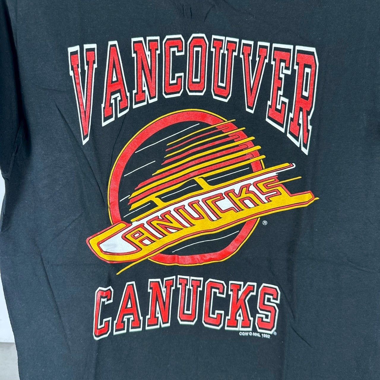 Vintage Vintage 1992 Vancouver Canucks Hockey NHL T-shirt Size US M / EU 48-50 / 2 - 2 Thumbnail