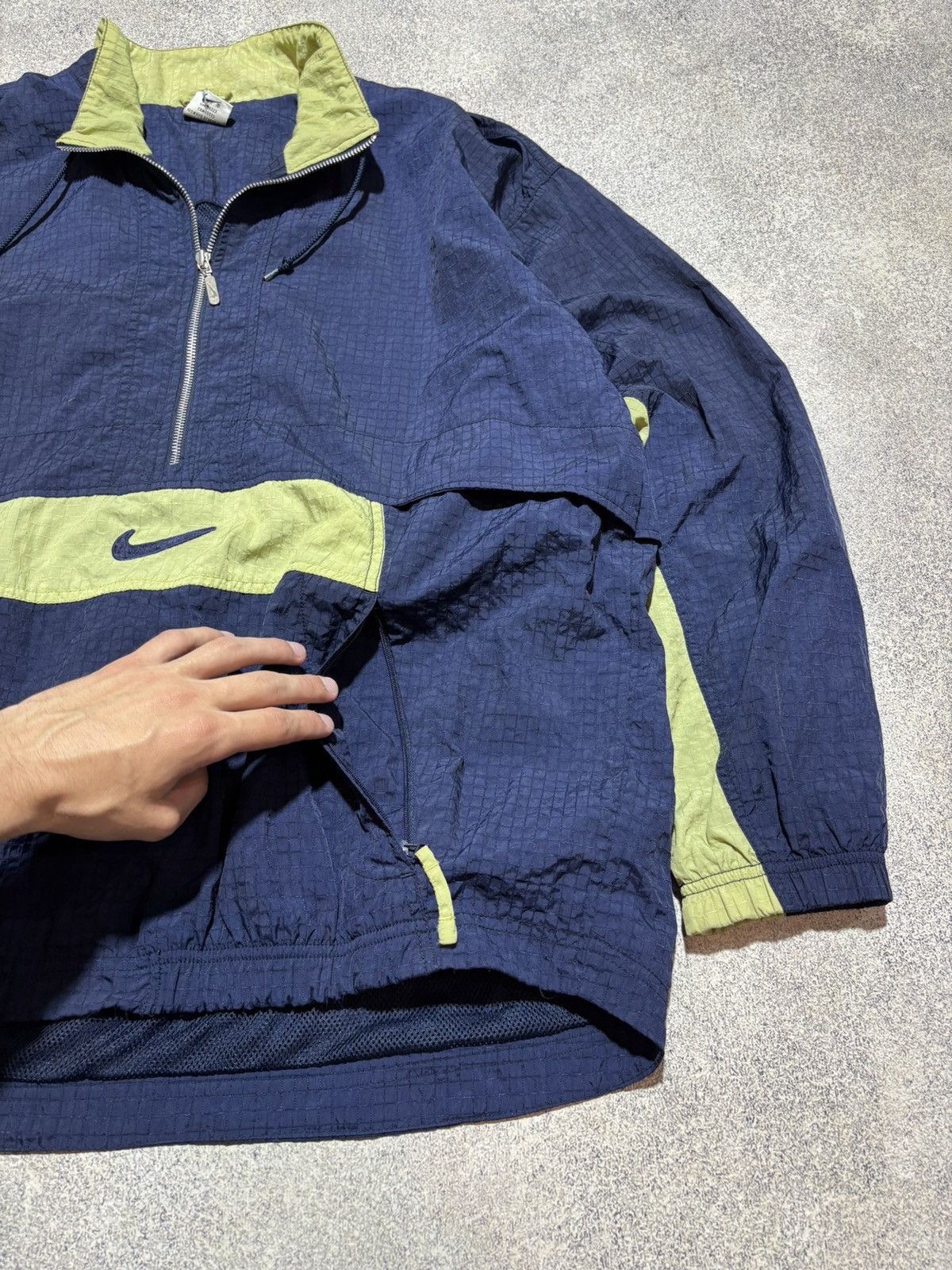 Nike × Vintage Nike 90s Vintage Nylon Center Swoosh Baggy Anorak Jacket Size US L / EU 52-54 / 3 - 5 Thumbnail