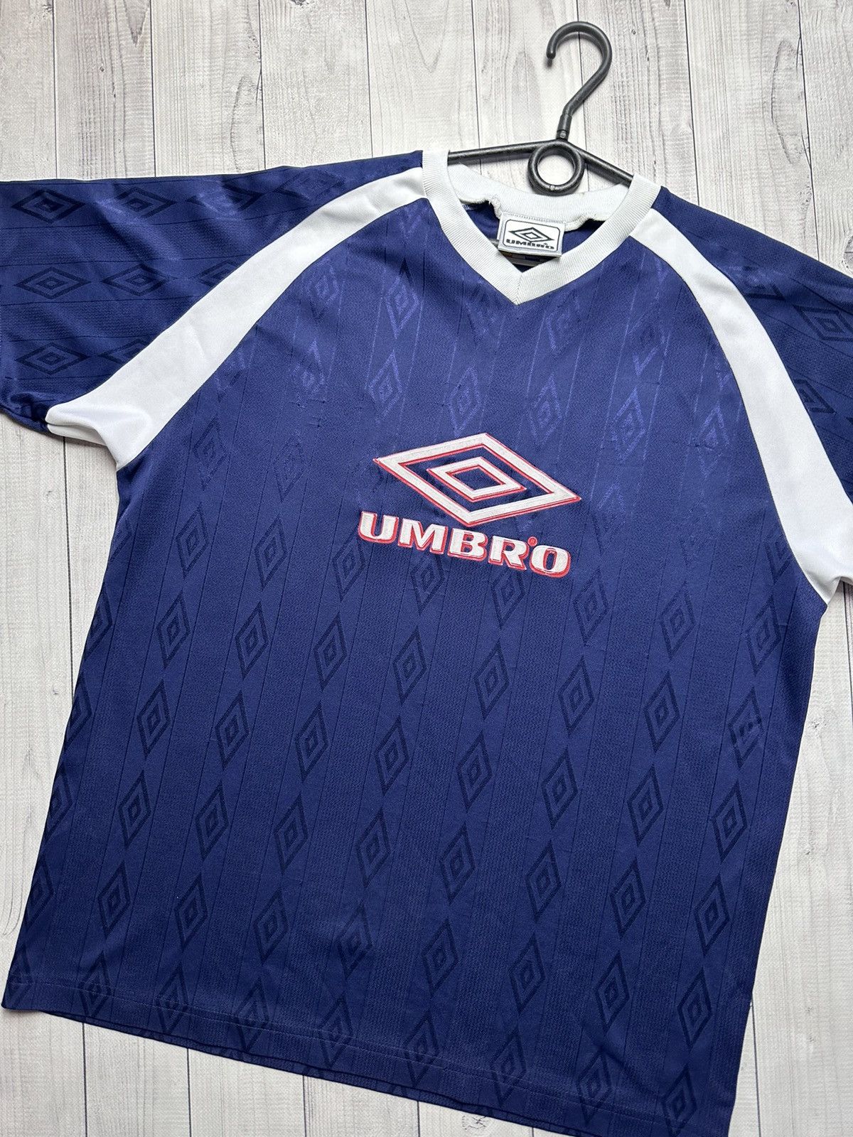 Umbro × Vintage Vintage Umbro soccer tee monogram size M logo Size US M / EU 48-50 / 2 - 2 Thumbnail