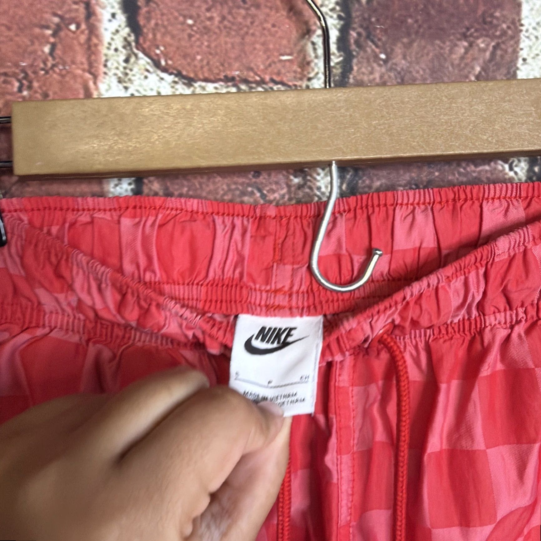 Nike Nike Club Mens S Red Checkered Nylon Embroidered Athletic Flow Shorts FN3098-657 Size US 29 - 3 Thumbnail