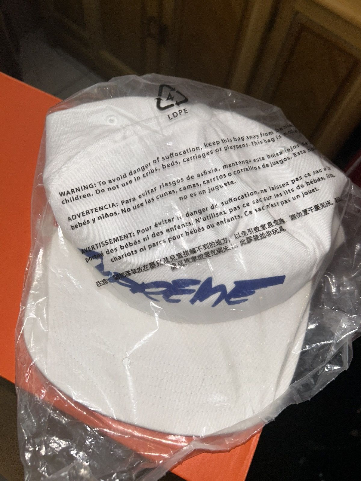 Supreme Supreme Futura Logo 5 Panel Cap White FW20 NEW Size ONE SIZE - 2 Thumbnail