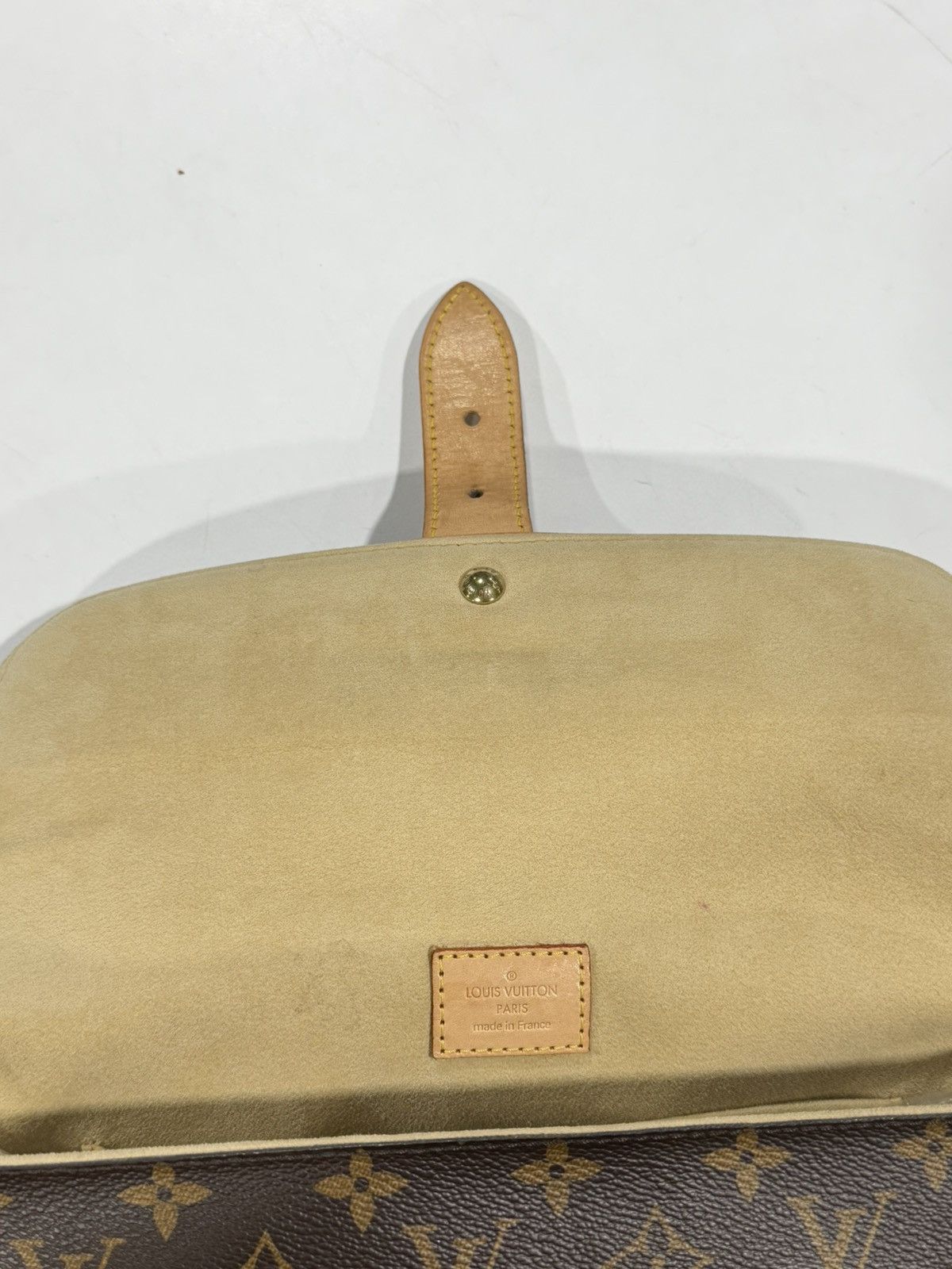Louis Vuitton Louis Vuitton Monogram Hudson PM Bag Size ONE SIZE - 15 Thumbnail