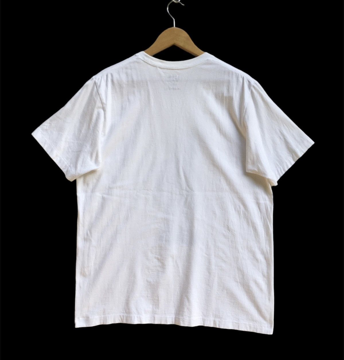 Japanese Brand Vintage Uniqlo X Kaws Tee White XL Size US XL / EU 56 / 4 - 15 Thumbnail