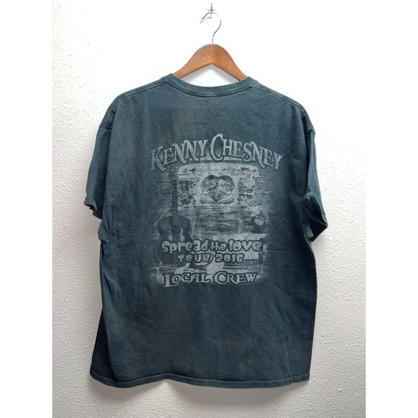 Band Tees Kenny Chesney Shirt Spread The Love Tour Local Crew X-Large Size US XL / EU 56 / 4 - 1 Thumbnail