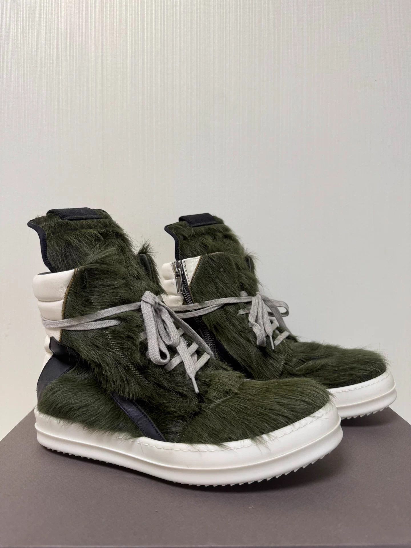 Rick Owens Rick Owens 21FW Green Mohair Triangle OG Size 42 Size US 9 / EU 42 - 1 Thumbnail