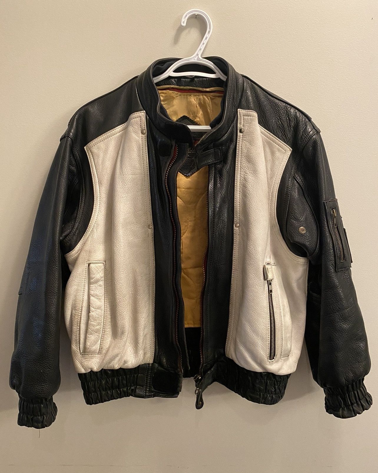 Vintage VINTAGE SUZUKI LUCKY STRIKE LEATHER RIDING JACKET Size US L / EU 52-54 / 3 - 10 Thumbnail