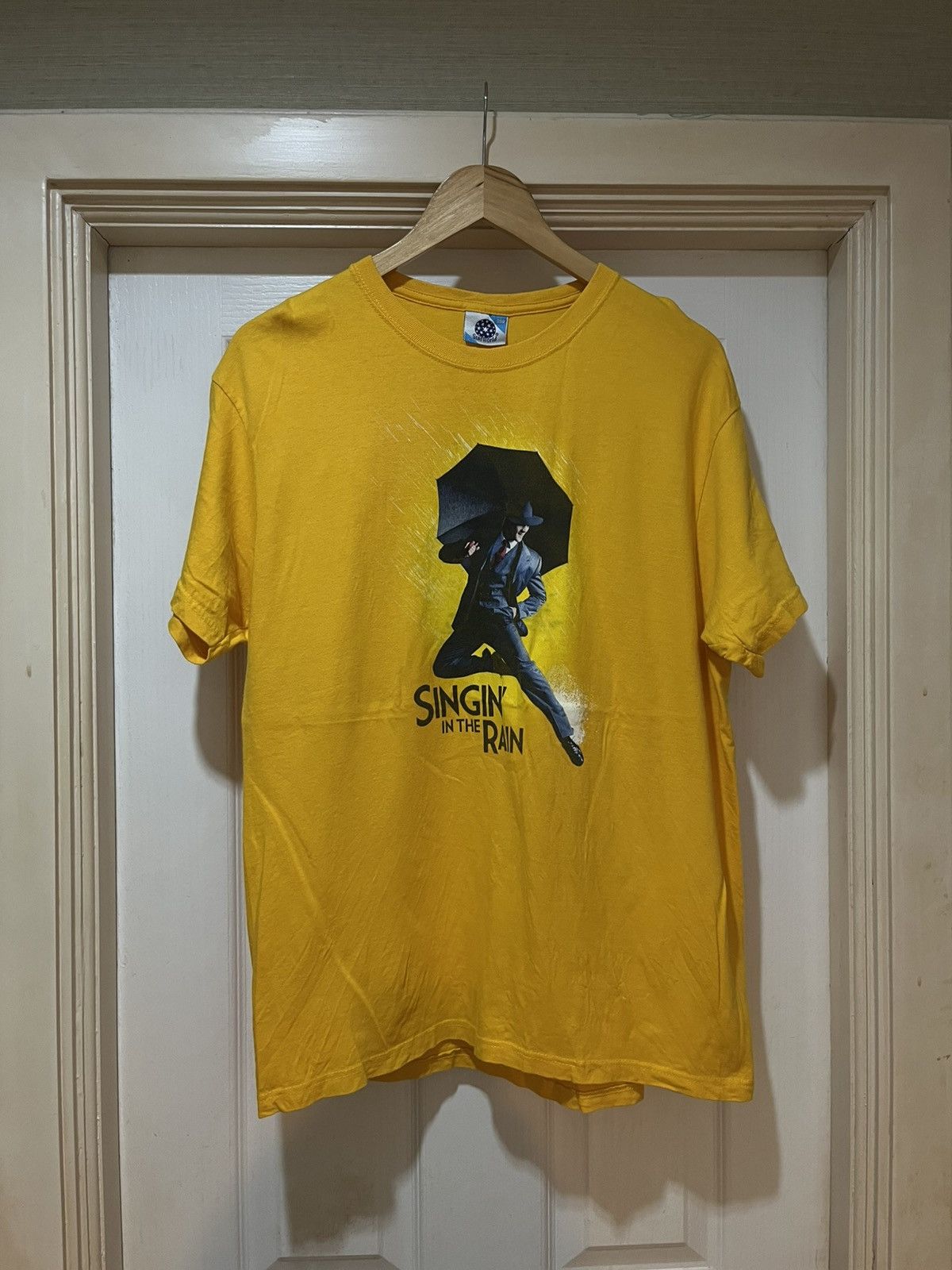 Other Vintage 00s Singin’ in the Rain: Palace Theatre London Tee Size US L / EU 52-54 / 3 - 1 Thumbnail