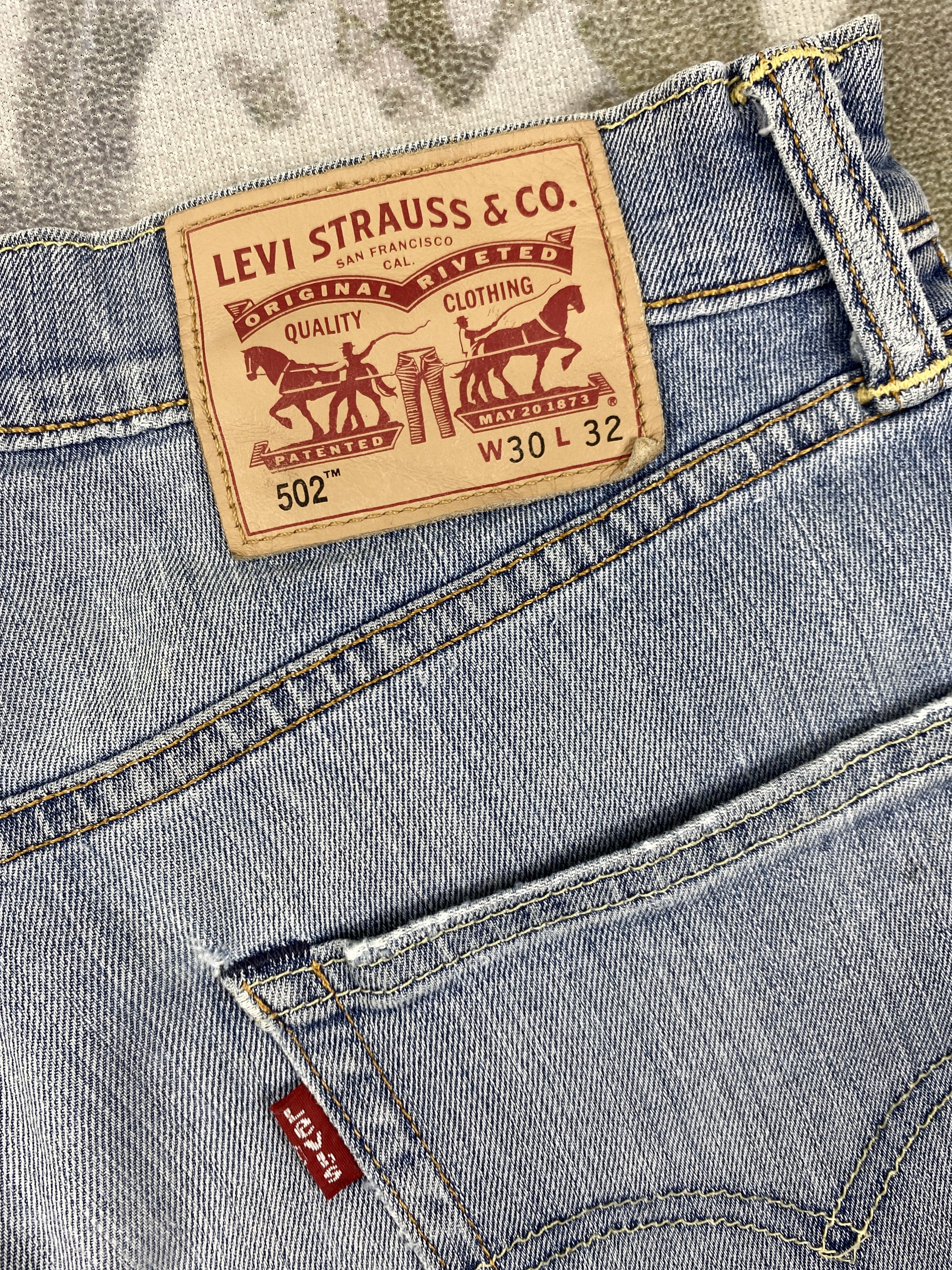 Levi's Light Blue Wash Levi's 502 Jeans 31x30.5 Denim -JN1425 Size US 31 - 15 Thumbnail