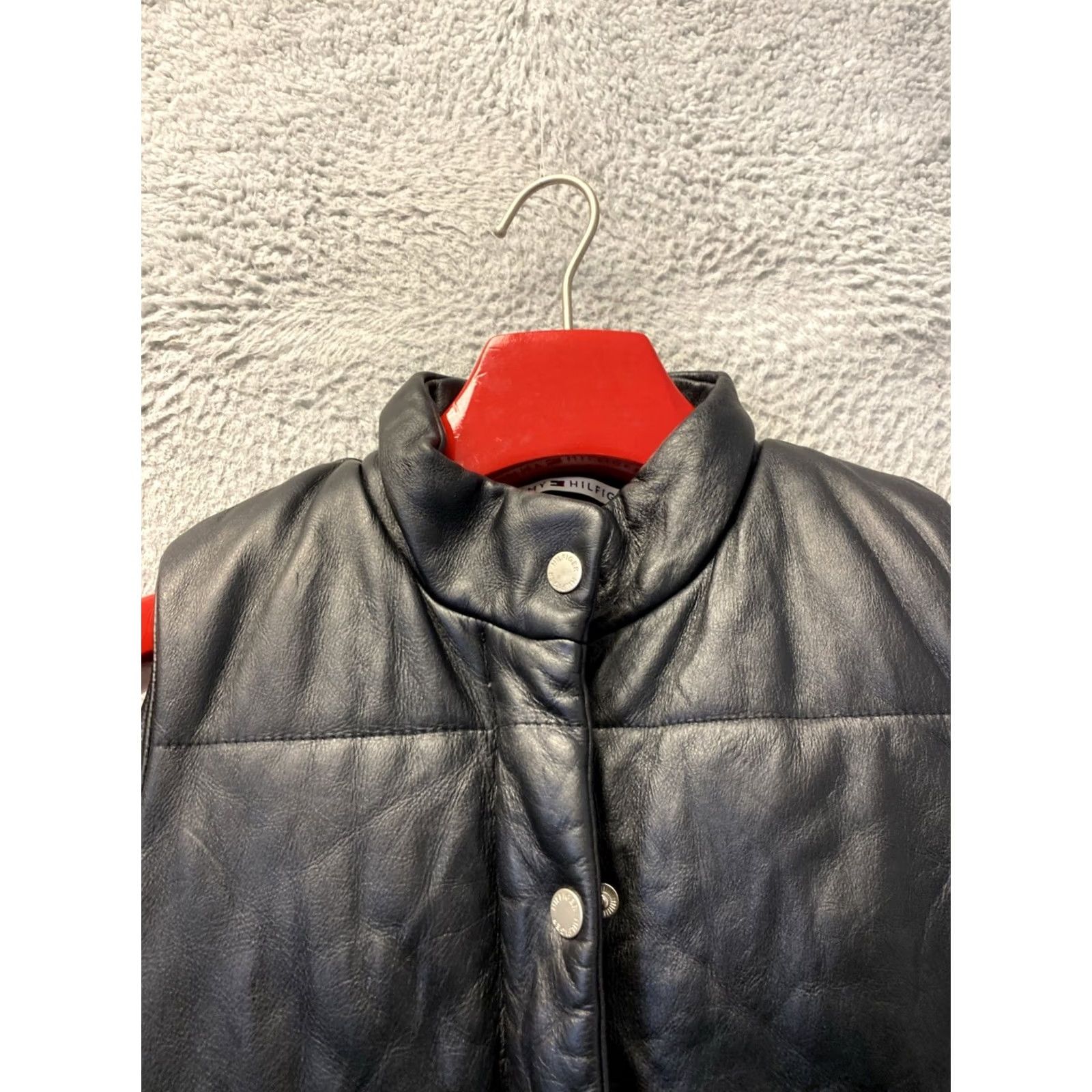 Tommy Hilfiger VTG Tommy Hilfiger Vest Women M Black Leather Hip Zipper Snap 100% Leather Red Lining TH Vintage Black Vest Womens M Size M / US 6-8 / IT 42-44 - 3 Thumbnail
