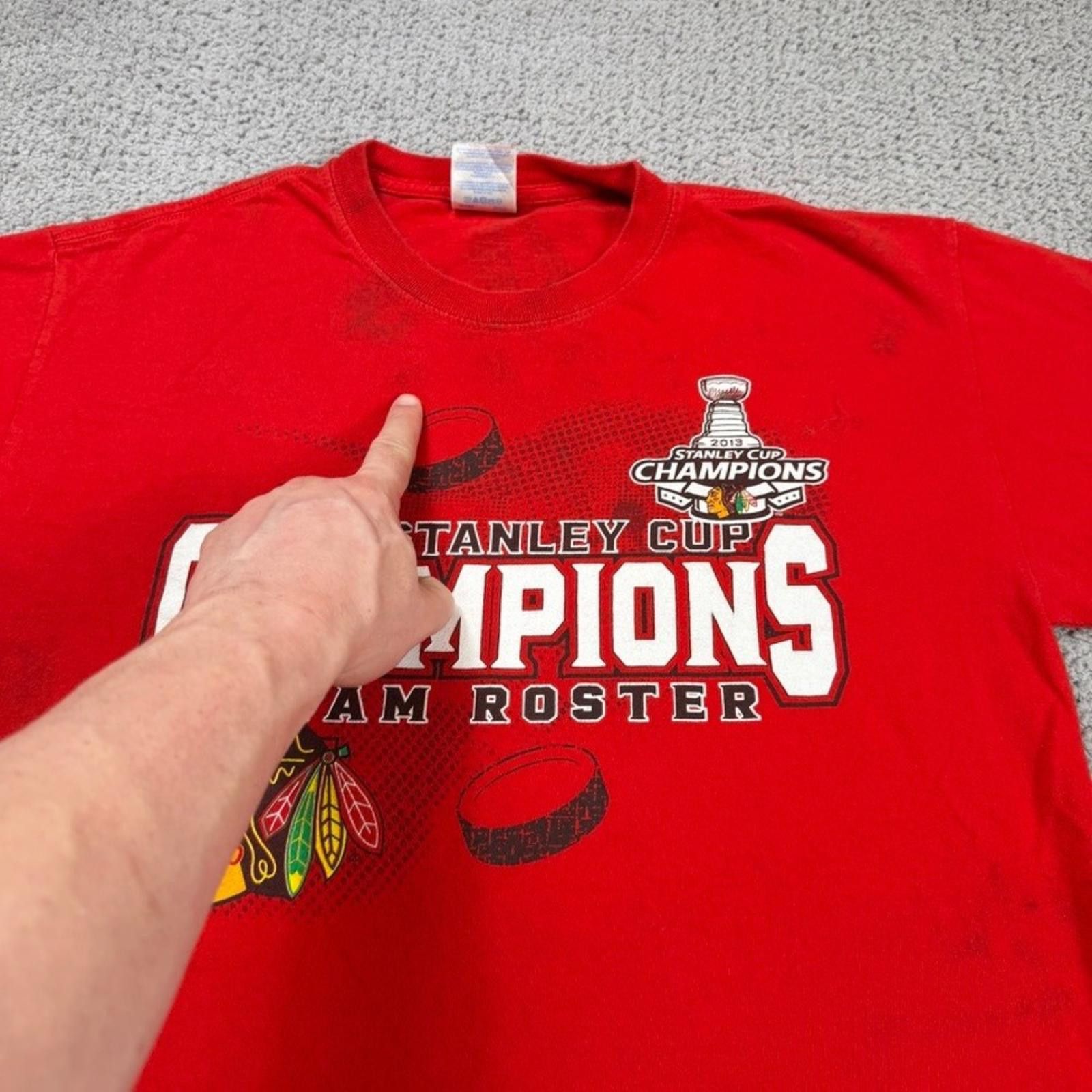 Gildan Chicago Blackhawks 2013 Stanley Cup Champions Roster T Shirt Size US M / EU 48-50 / 2 - 8 Thumbnail