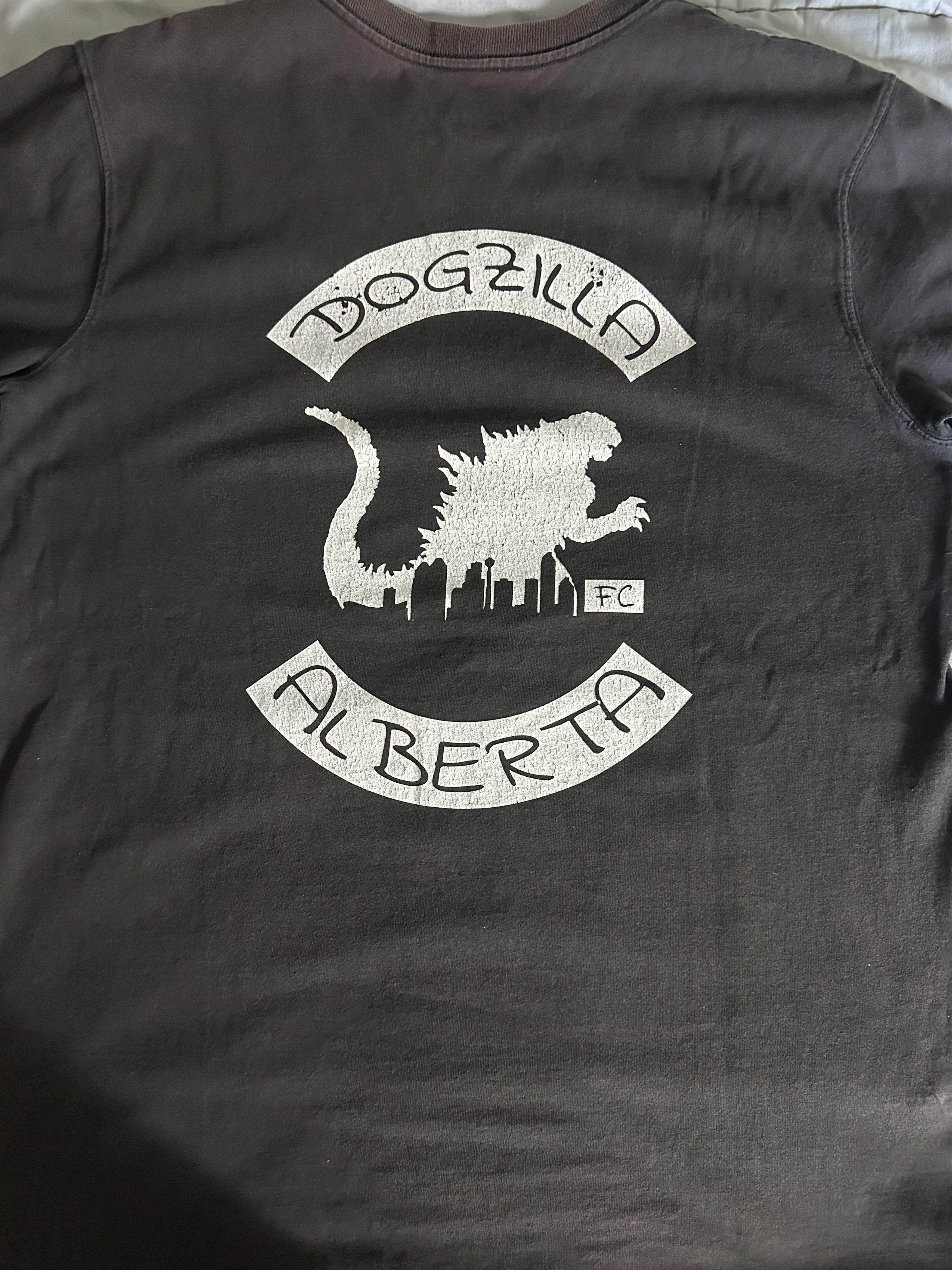 Carhartt Dogzilla t shirt Size US L / EU 52-54 / 3 - 5 Thumbnail
