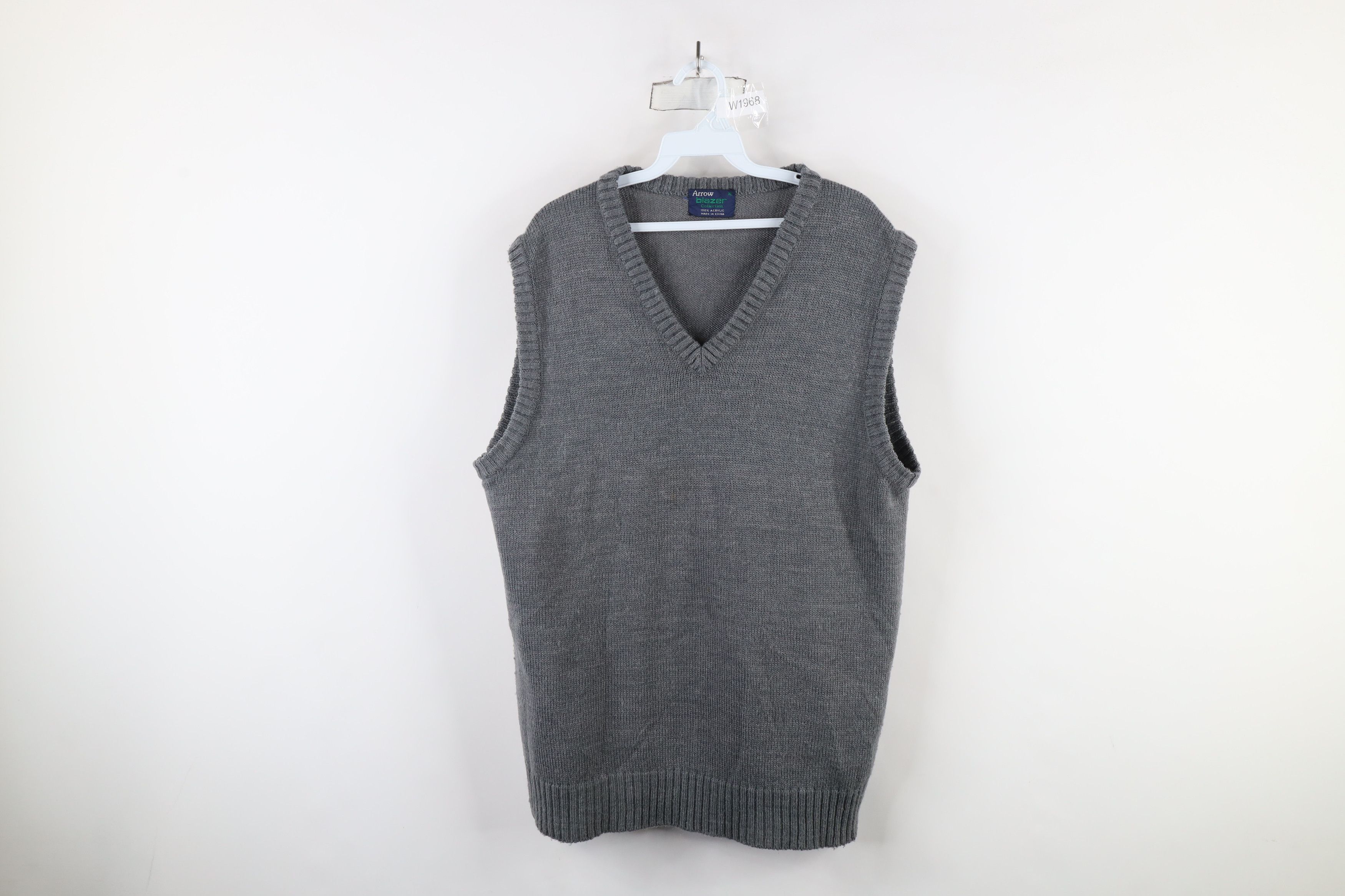 Vintage Vintage 70s Streetwear Knit V-Neck Sweater Vest Gray Acrylic Size US XL / EU 56 / 4 - 1 Thumbnail