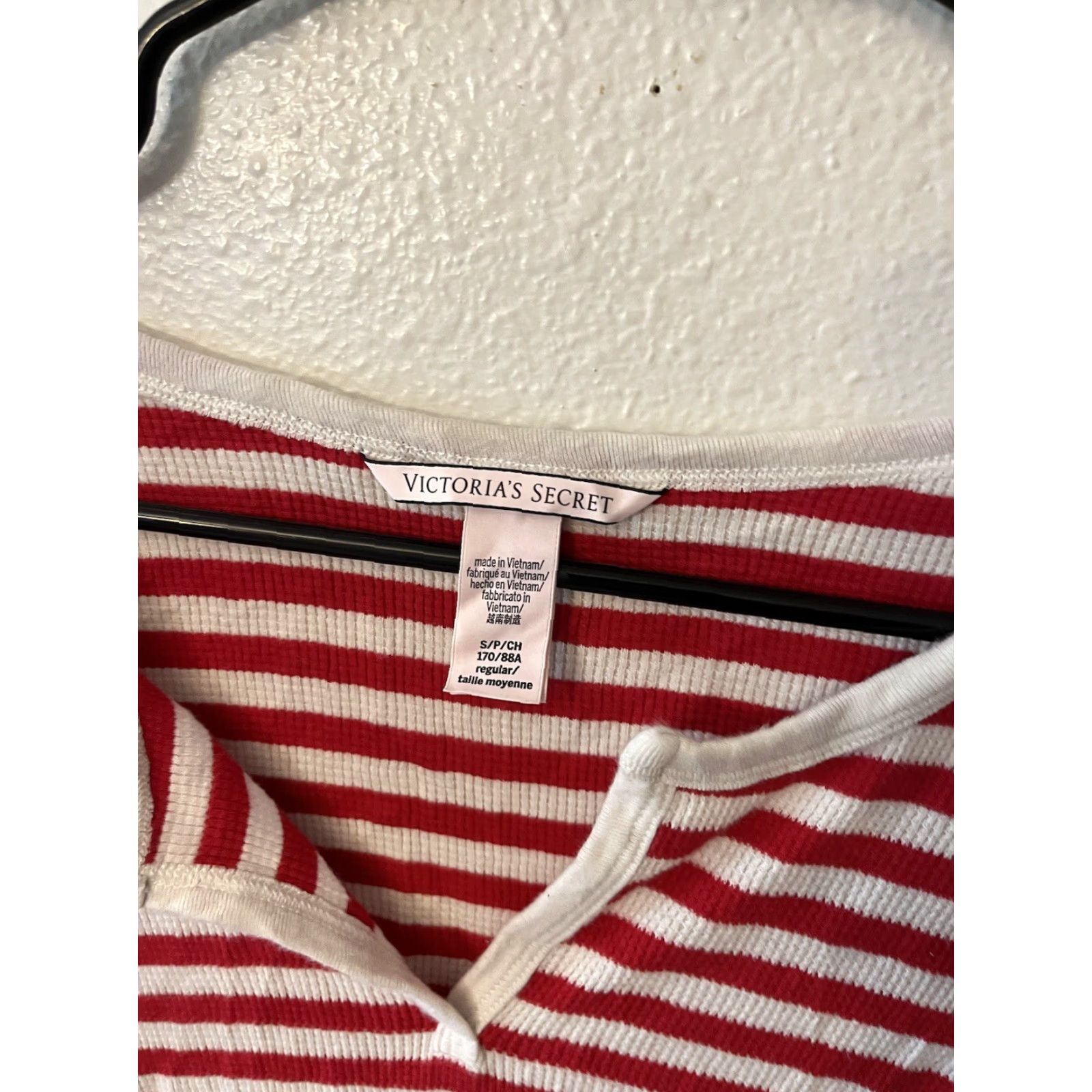 Victoria's Secret Victoria’s Secret Angels- Women’s Red & White V Neck- Long Sleeve Shirt Size S Size S / US 4 / IT 40 - 3 Thumbnail