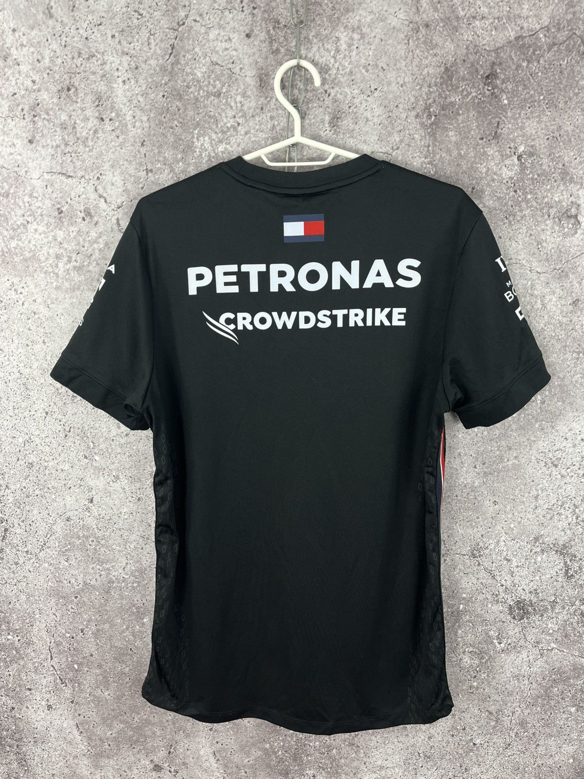 Mercedes-Benz AMG Mercedes Petronas Formula One Team T-Shirt Jersey Size S Size US S / EU 44-46 / 1 - 6 Thumbnail