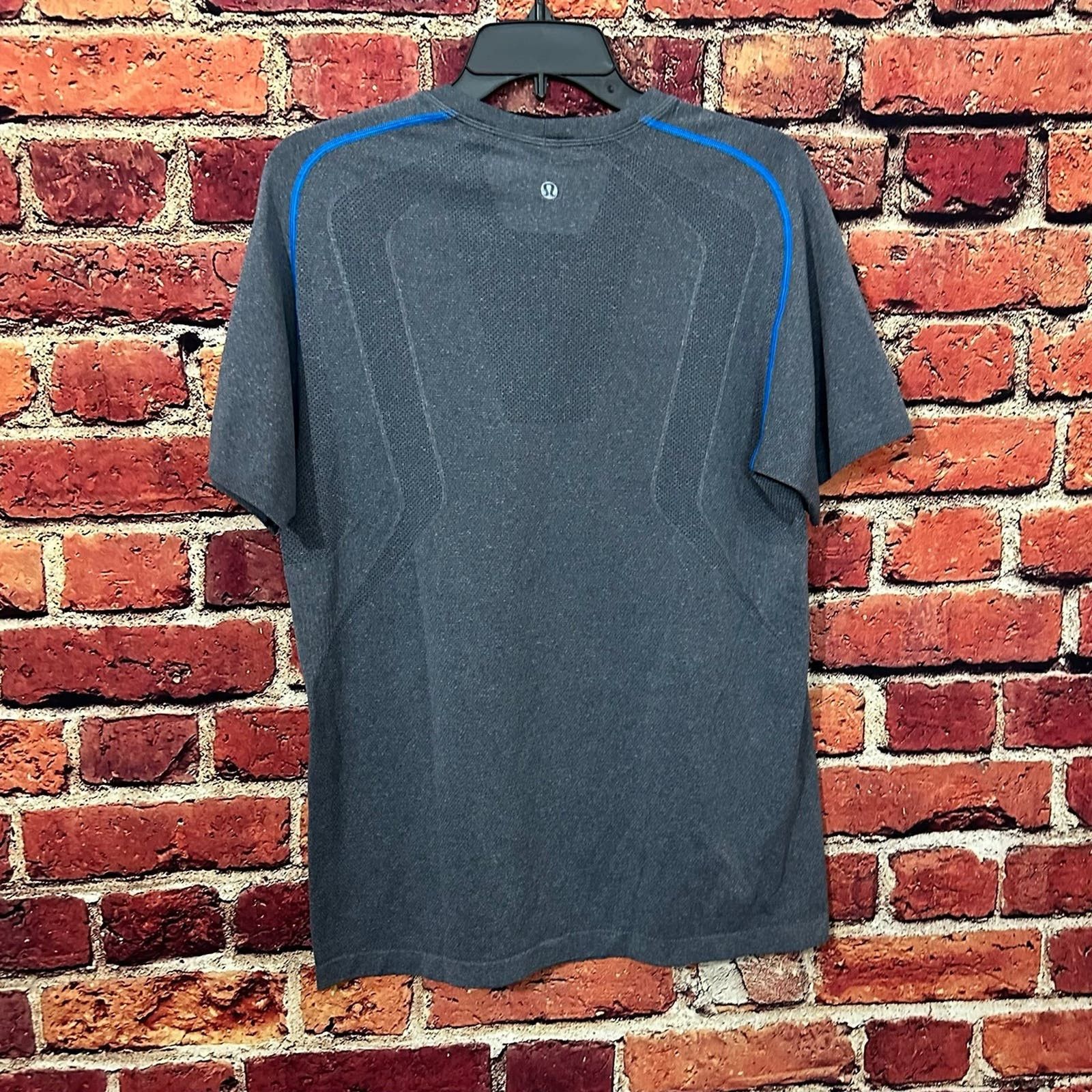 Lululemon Men’s Lululemon short sleeve t-shirt Size US M / EU 48-50 / 2 - 4 Thumbnail