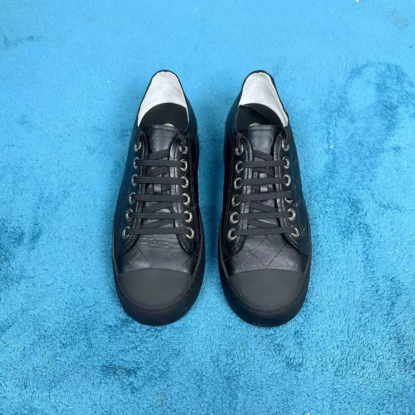 Chanel Chanel 22S G34360 black sneakers eu 39 | Grailed
