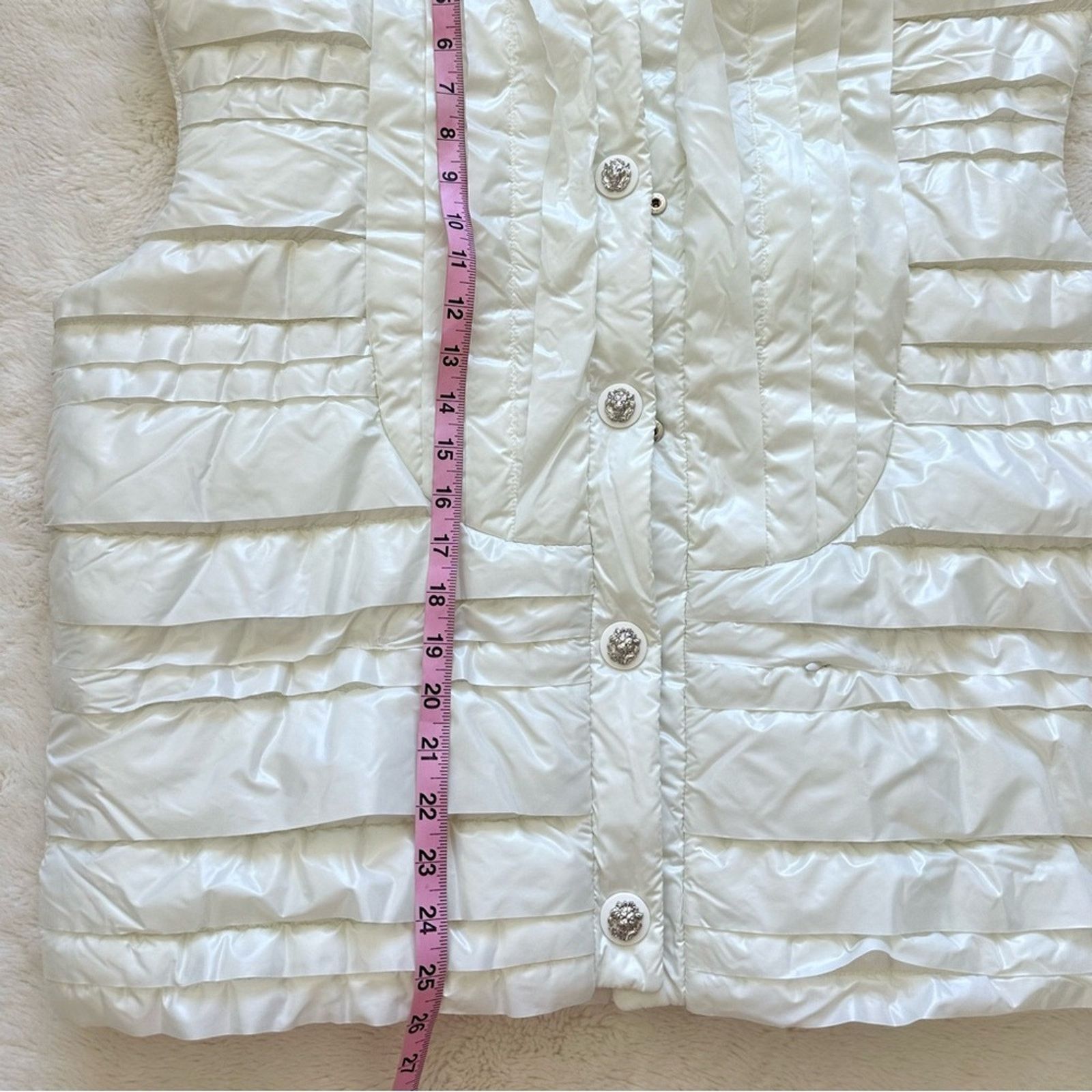 Chanel NEW CHANEL vest size 40 FR or 8 US Authentic Retail 5500$ Size M / US 6-8 / IT 42-44 - 15 Thumbnail