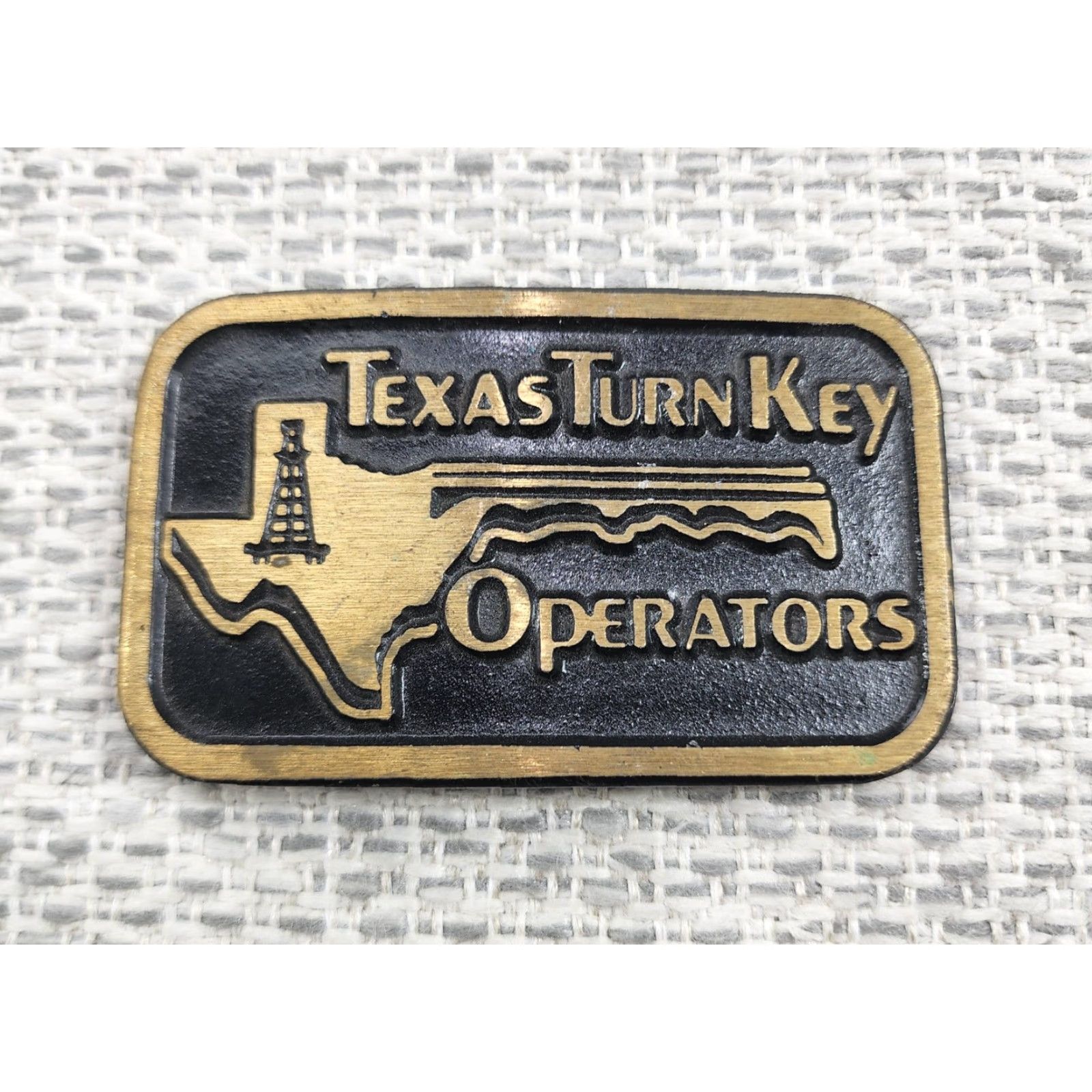 Vintage VINTAGE DynaBuckle Belt Buckle Mens Solid Brass Texas Turn Key Operators Oil Belt Buckle Western Key Oilfield Theme US USA 70s Retro Cowboy Logo Size ONE SIZE - 2 Thumbnail