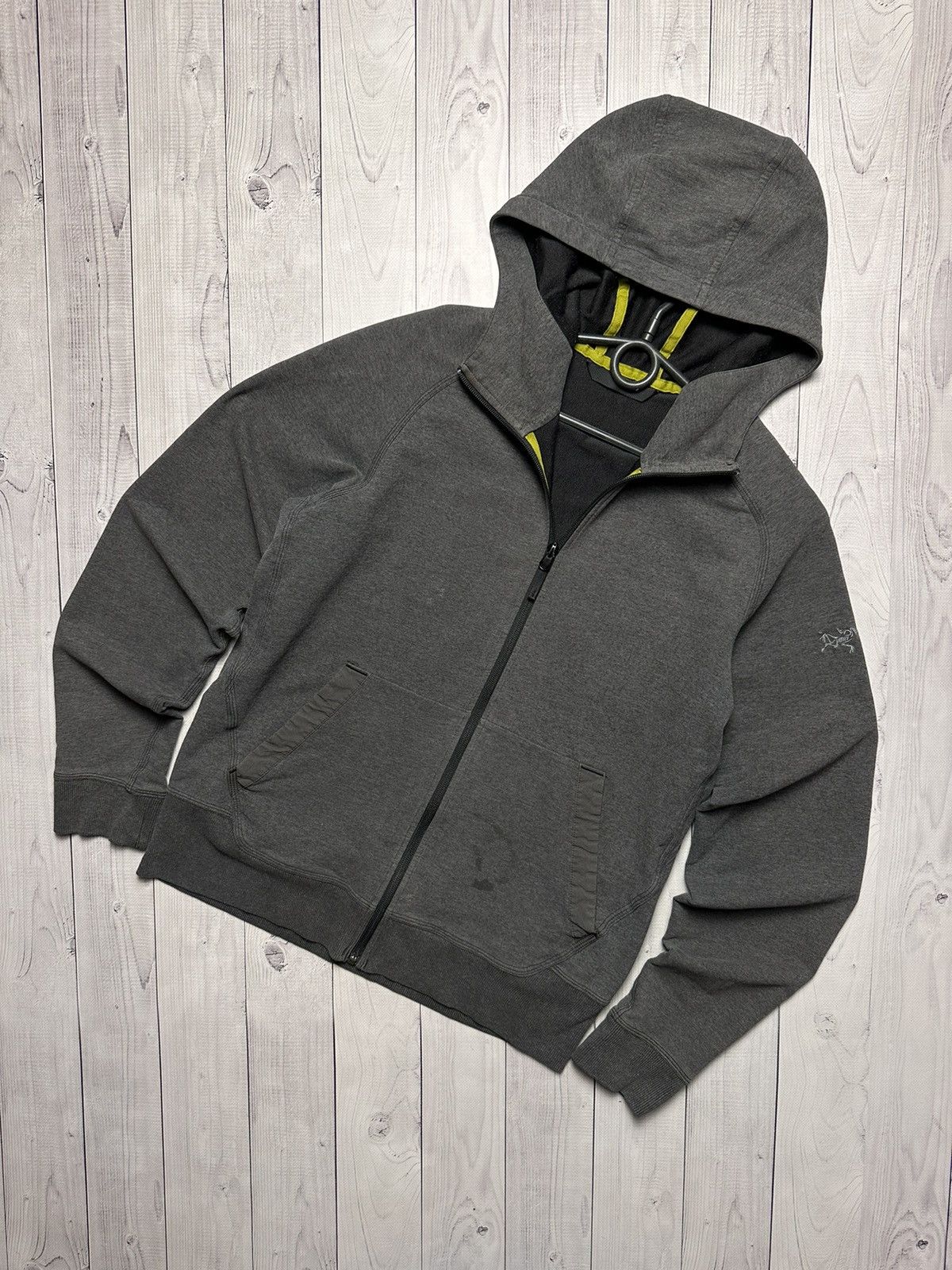 Arc'teryx × Vintage Vintage Arcteryx zip hoodie size M distressed logo Size US M / EU 48-50 / 2 - 1 Thumbnail