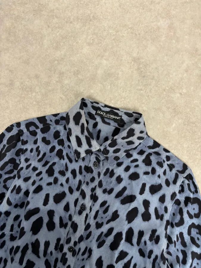 Dolce & Gabbana 2010s Dolce & Gabbana Blue Leopard Print Silk Shirt Size US S / EU 44-46 / 1 - 4 Thumbnail