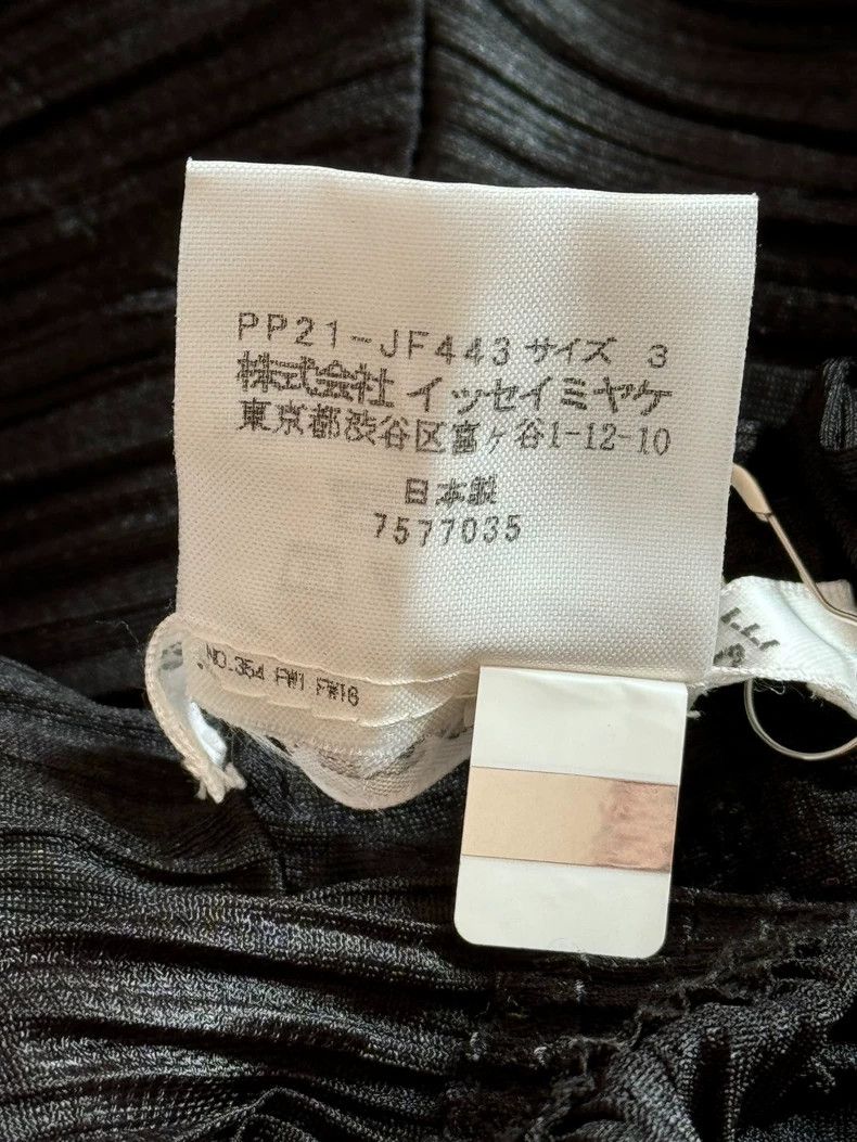 Issey Miyake Issey Miyake size:3 Black pleated skirt Size 22" - 4 Thumbnail