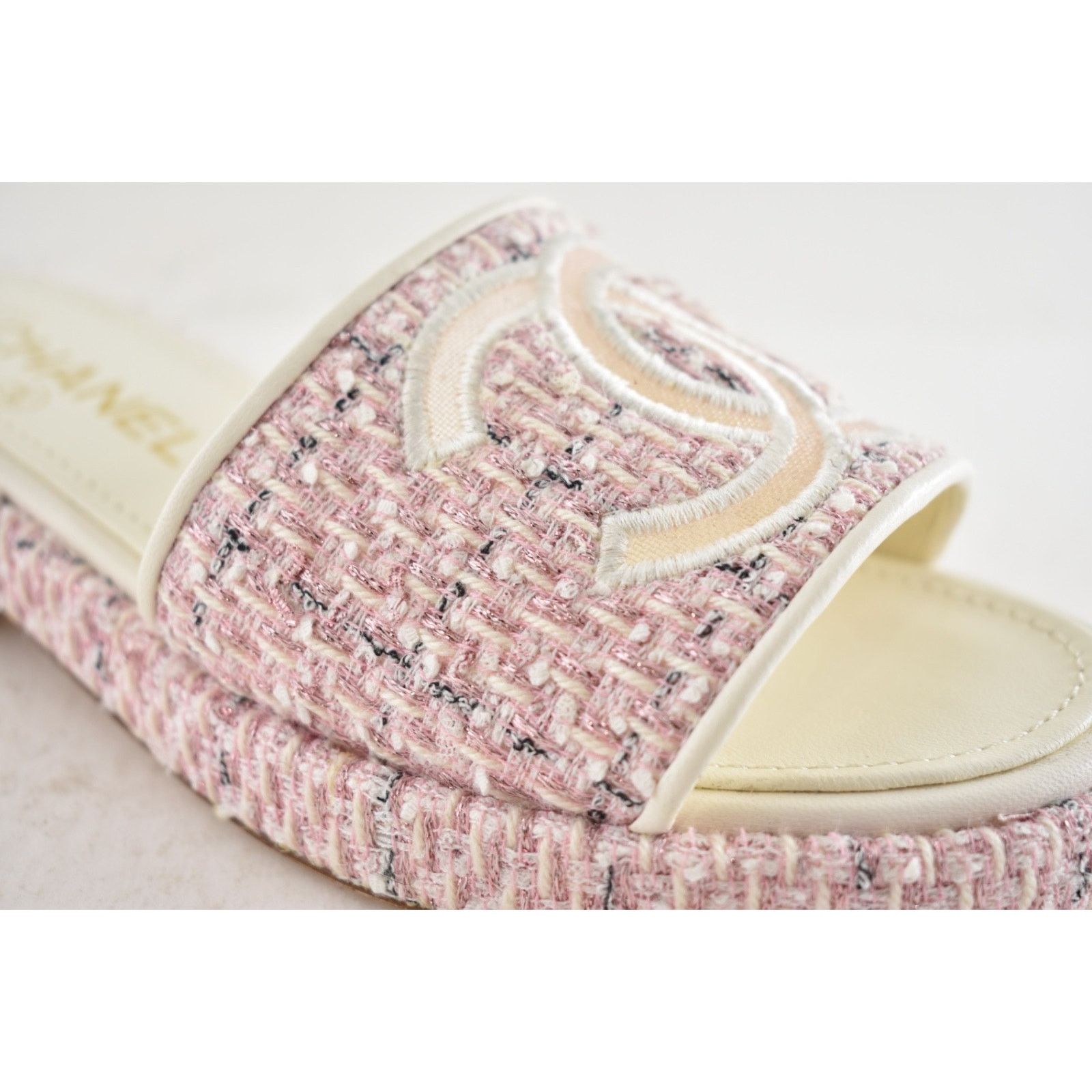 Chanel Chanel 20P Pink White Tweed Mesh CC Logo Slide Slip On Size US 6 / IT 36 - 5 Thumbnail