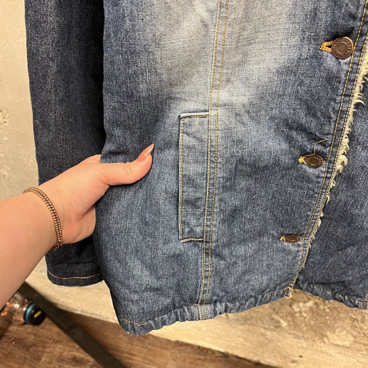 Abercrombie & Fitch × Vintage Vintage Y2K Abercrombie & Fitch Sherpa Lined Denim Jacket M Size M / US 6-8 / IT 42-44 - 3 Thumbnail
