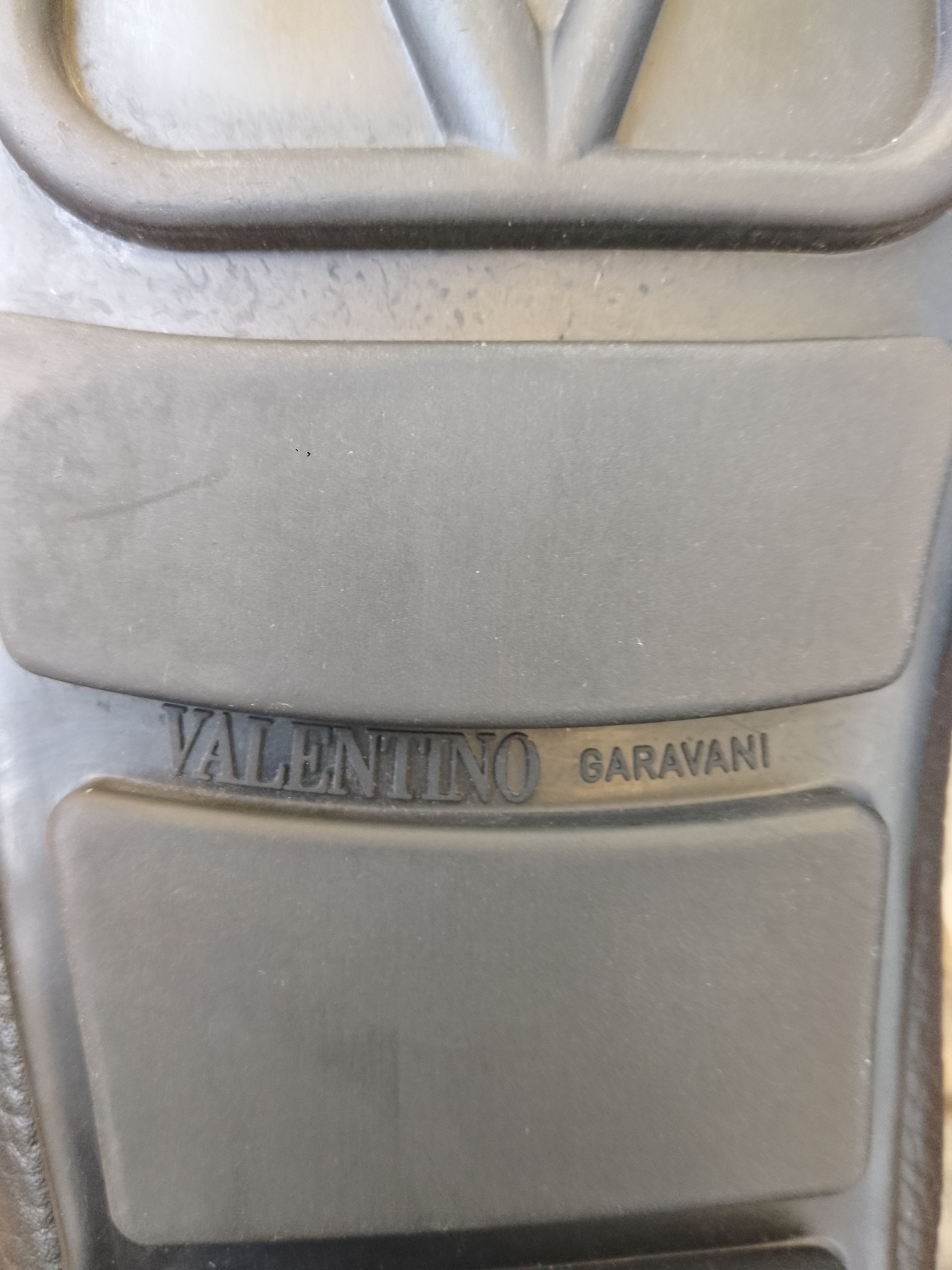 Valentino Valentino garavani v logo signature driving shoes Size US 10 / EU 43 - 21 Thumbnail