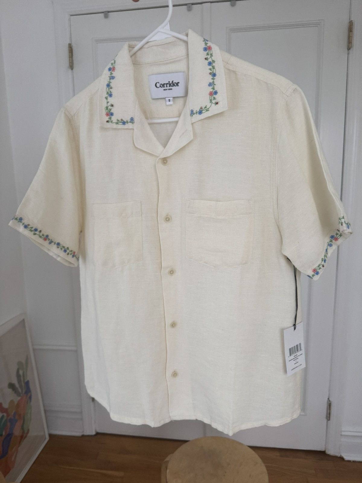 Corridor Corridor Spring Bouquet Vacation Shirt Small NWT Embroidered Size US S / EU 44-46 / 1 - 14 Thumbnail