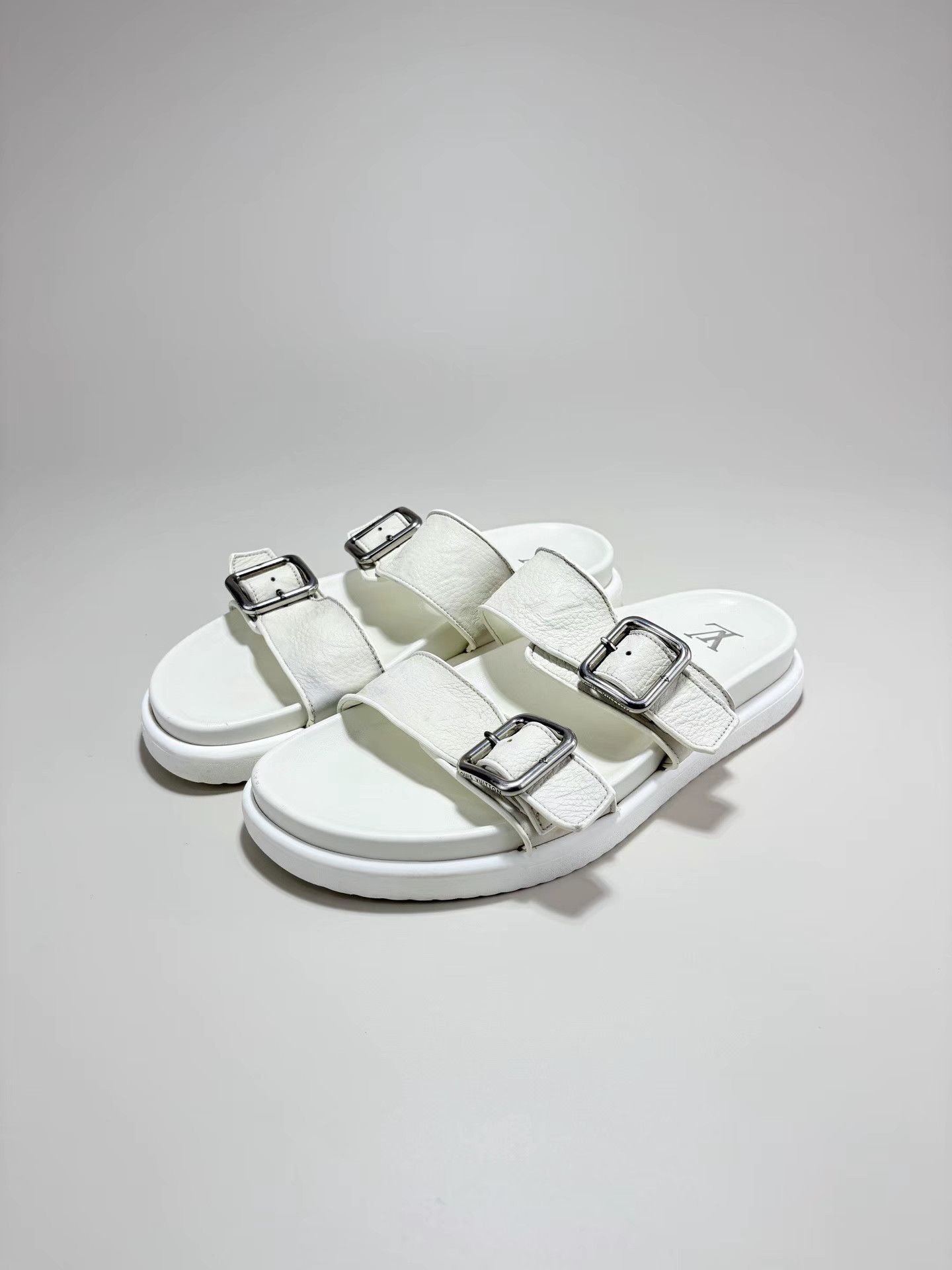 Louis Vuitton LOUIS VUITTON LV Leather Embossed Strap Slides K1 Size US 9 / EU 42 - 1 Thumbnail