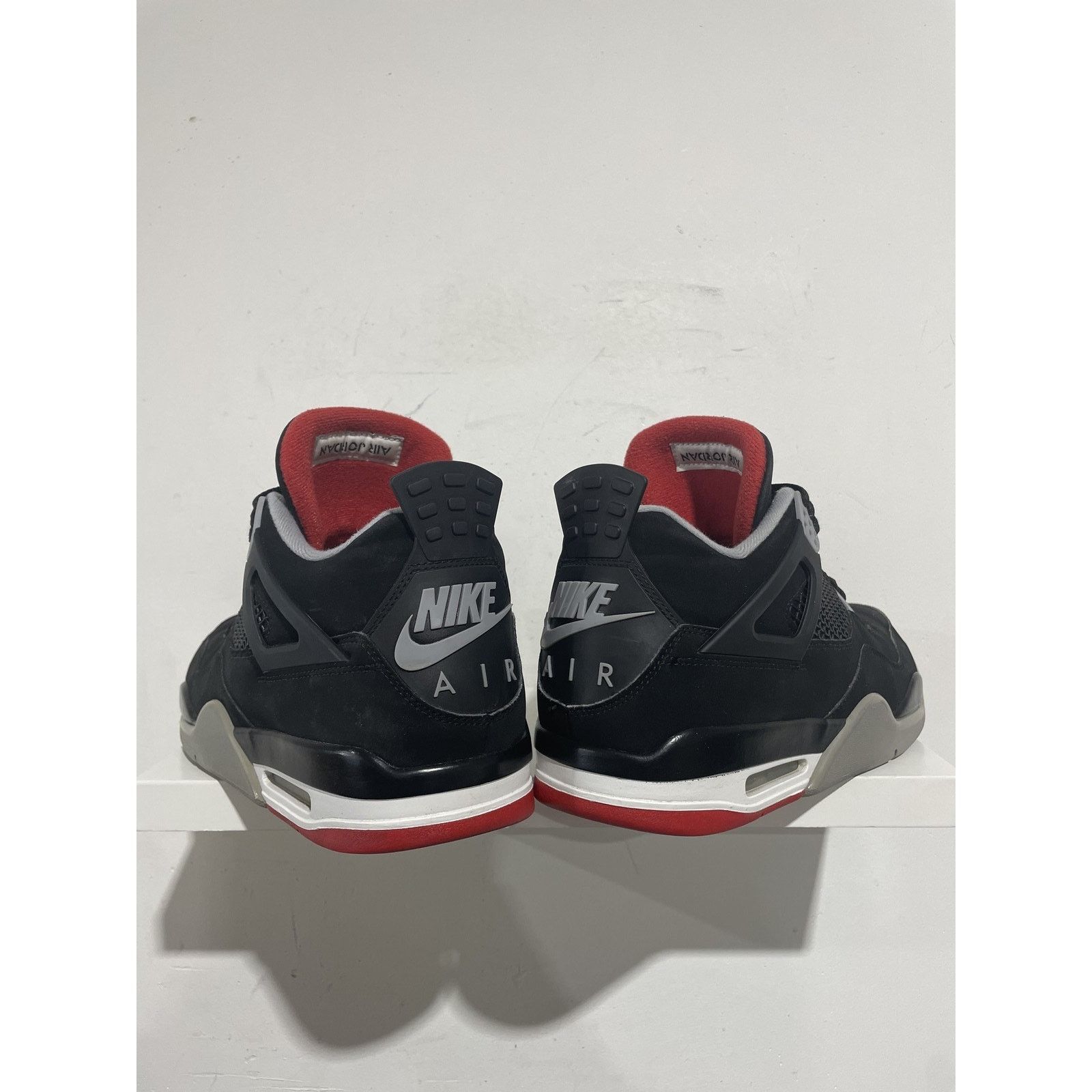 Nike JORDAN 4 RETRO BRED (2019) SIZE 11.5 PREOWNED Size US 11.5 / EU 44-45 - 5 Thumbnail