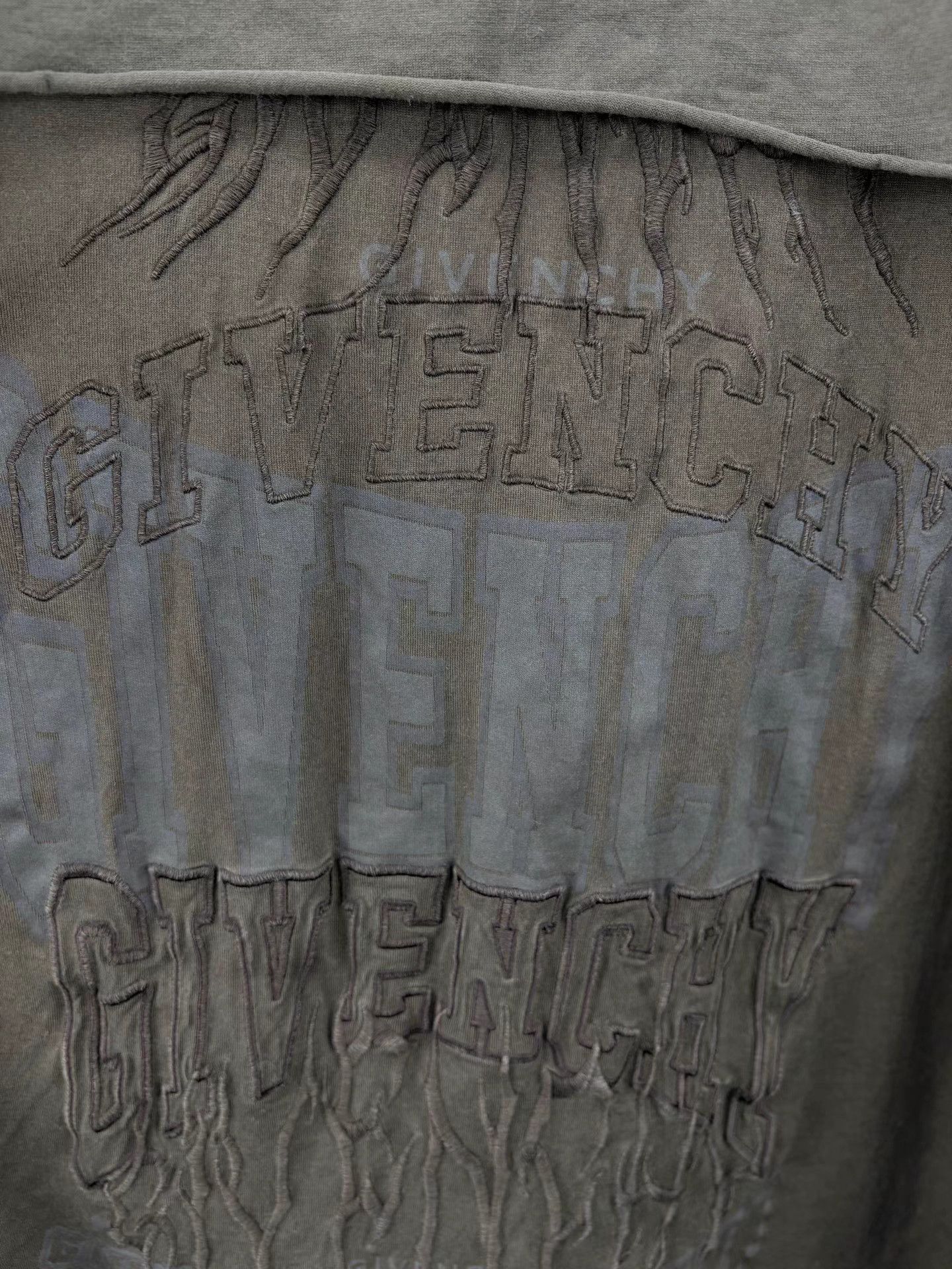 Givenchy GIVENCHY Army Green Runway Fake Two-Piece Short Sleeve Size US XXL / EU 58 / 5 - 3 Thumbnail