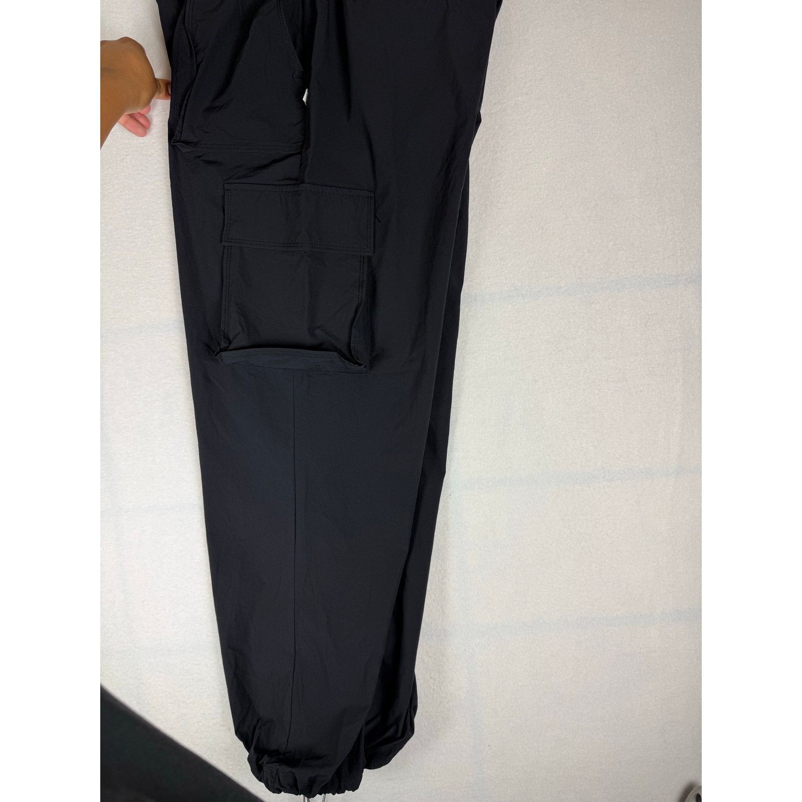 Fabletics fabletics men jogger pants size XL in very good condition Size US 27 - 10 Thumbnail