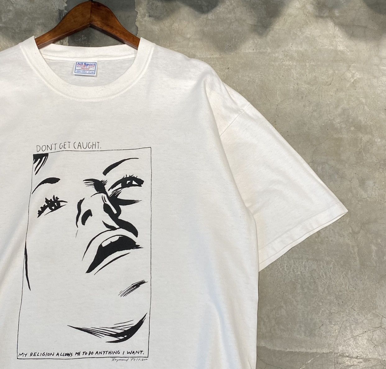 Vintage Vintage Raymond Pettibon Don’t Get Caught Art Work Tee Size US XL / EU 56 / 4 - 1 Thumbnail