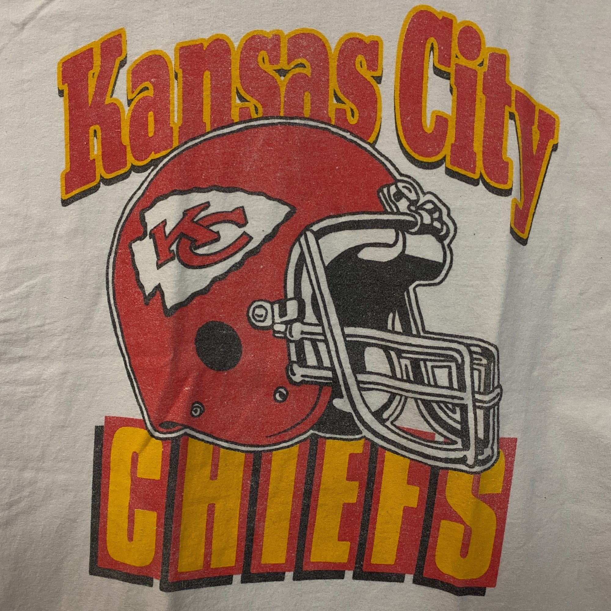 Junk Food NFL Kansas City Chief Vintage Style Helmet Logo Football T-S Size US XL / EU 56 / 4 - 2 Thumbnail