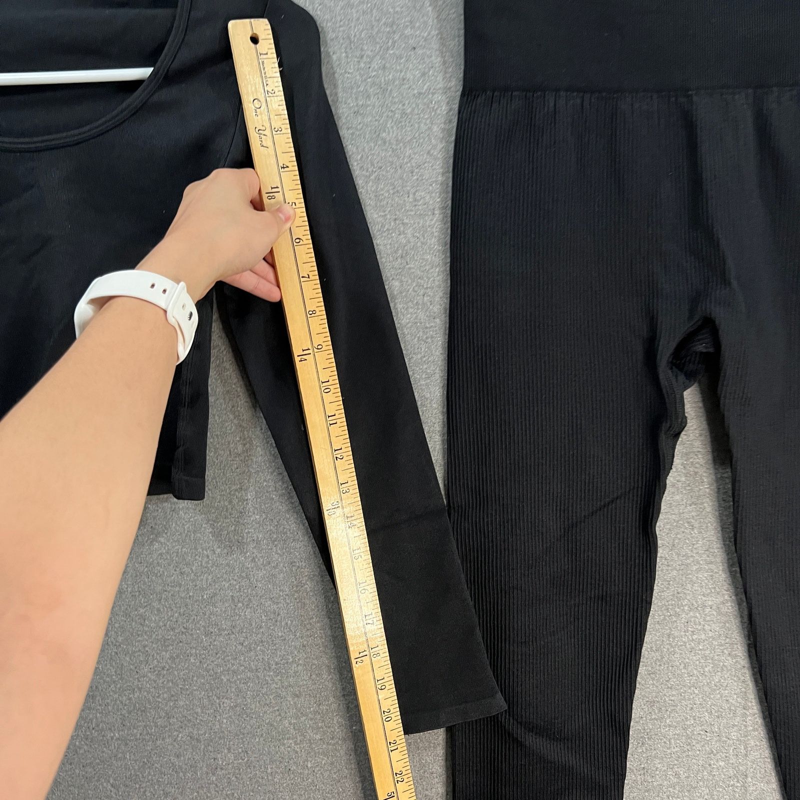 Other Workout 2 PC Crop Top Long Sleeve and Short Bottom Size M / US 6-8 / IT 42-44 - 9 Thumbnail