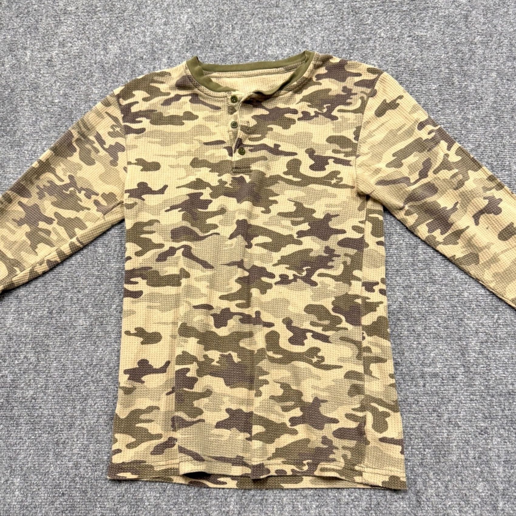 The Unbranded Brand The Unbranded Brand Camouflage Thermal Long Sleeve Shirt Mens L Multicolor 1/4 Button Up Stained Pullover Size US L / EU 52-54 / 3 - 7 Thumbnail
