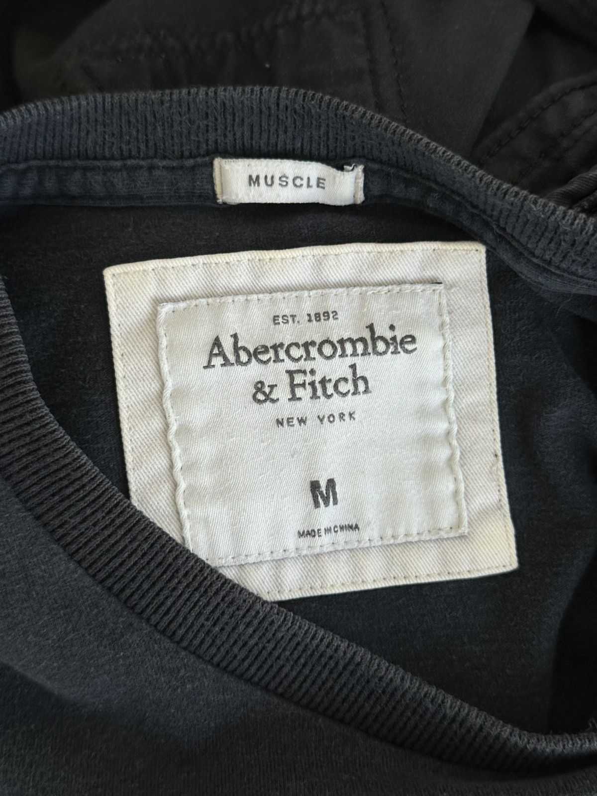 If Six Was Nine Vintage Abercrombie & Fitch Navy T-shirt Size US M / EU 48-50 / 2 - 10 Thumbnail