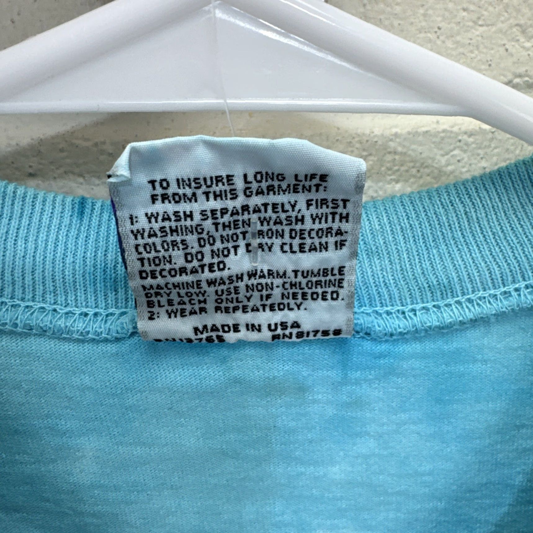 Liquid Blue VINTAGE Liquid Blue Great White Jaws SHARK BITE Ocean T-SHIRT Tie Dye XL Unisex 1990s Graphic Tee Blue Size US XL / EU 56 / 4 - 6 Thumbnail