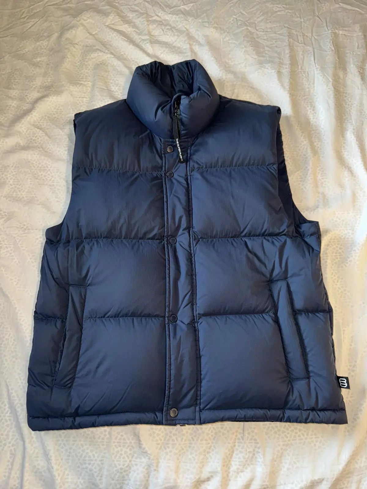 Aritzia THE SUPER PUFF™ Vest Men's - cliMATTE™ Size US M / EU 48-50 / 2 - 6 Thumbnail